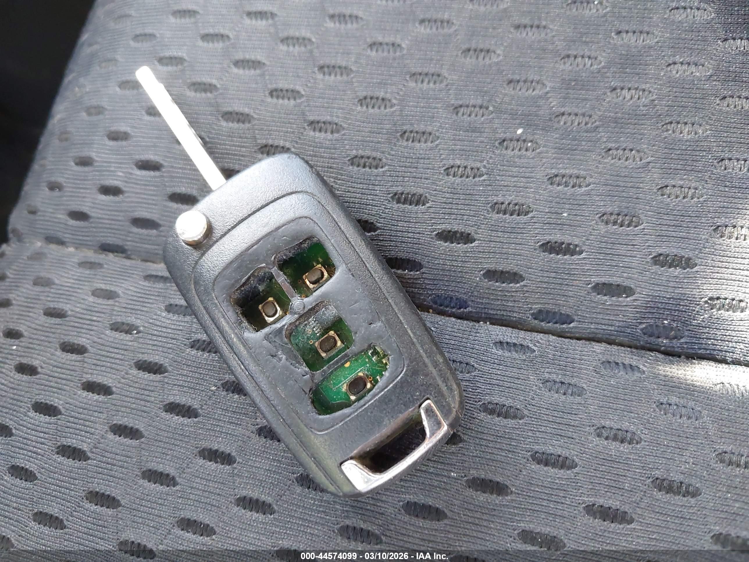 GMC TERRAIN image 11