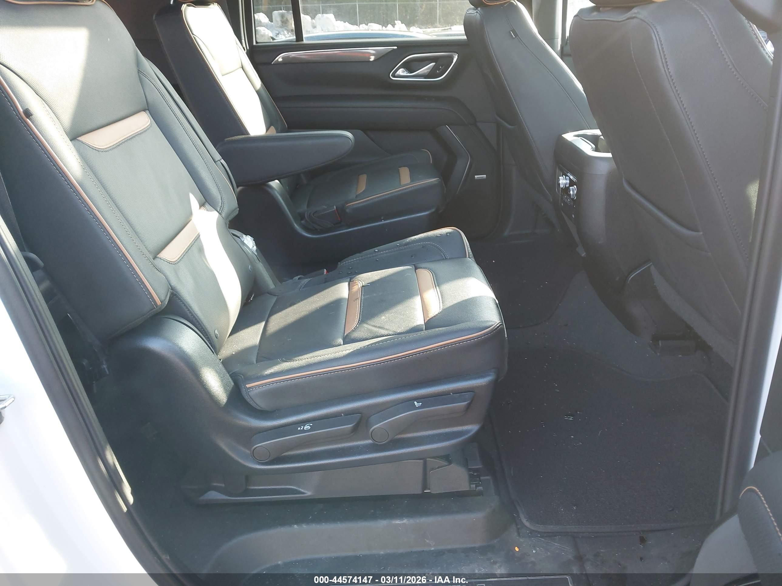 GMC YUKON image 8