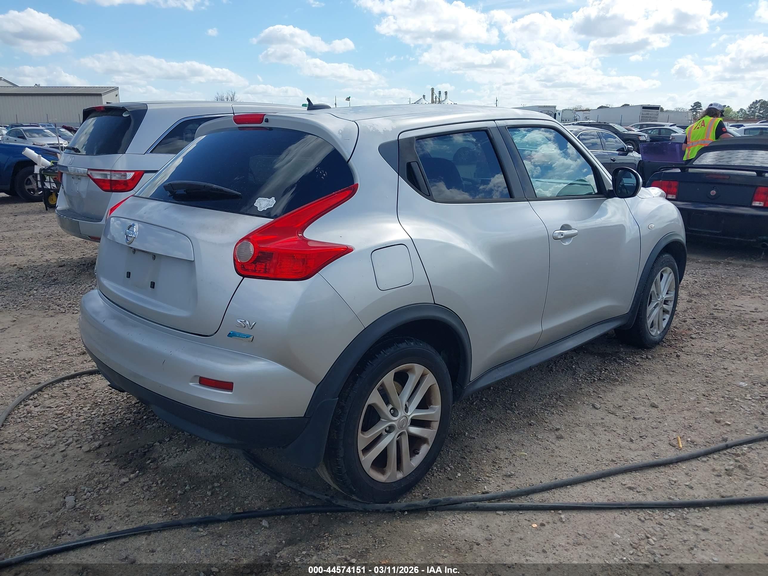 NISSAN JUKE image 4