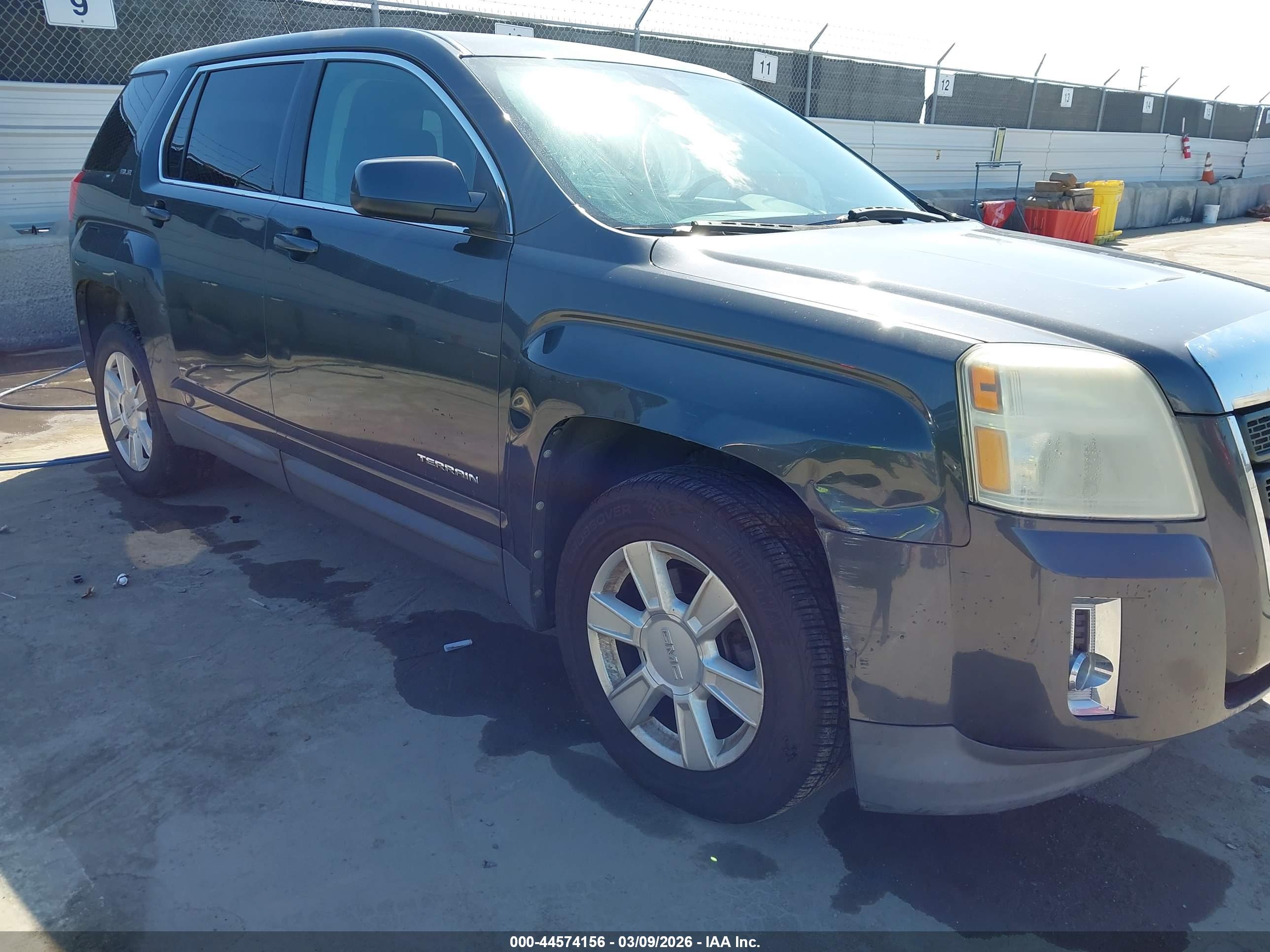 GMC TERRAIN image 6