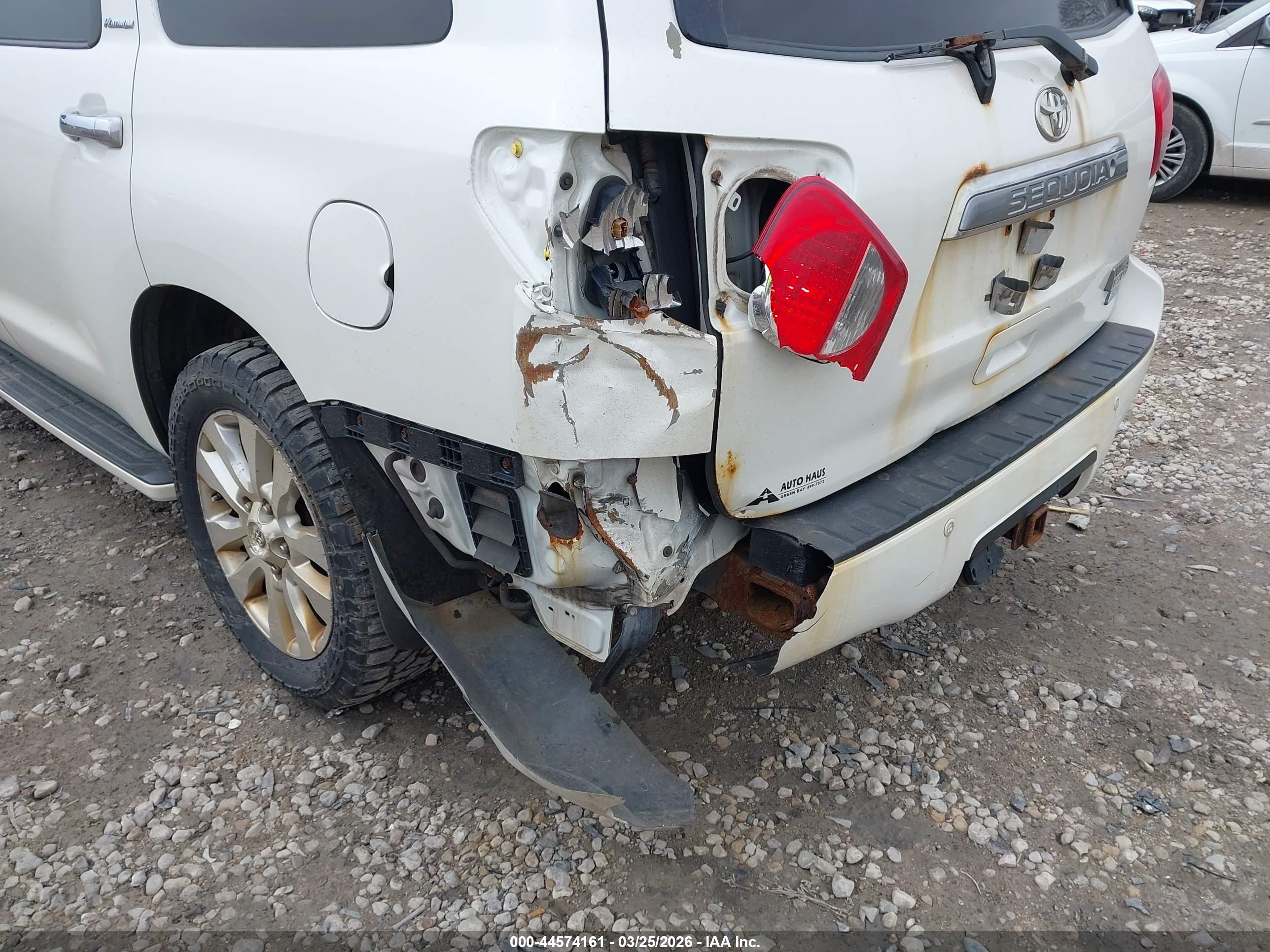 TOYOTA SEQUOIA image 6