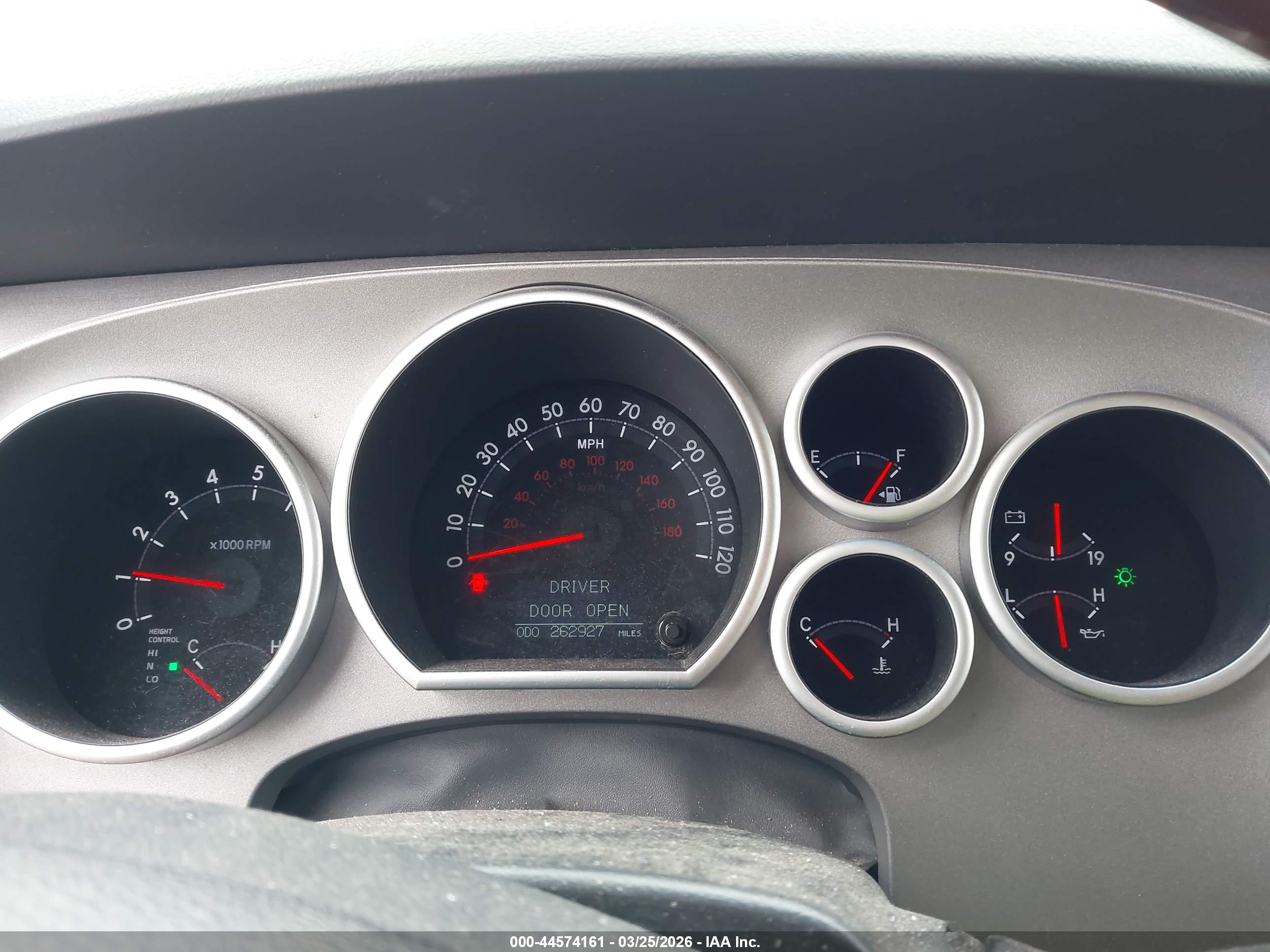 TOYOTA SEQUOIA image 7