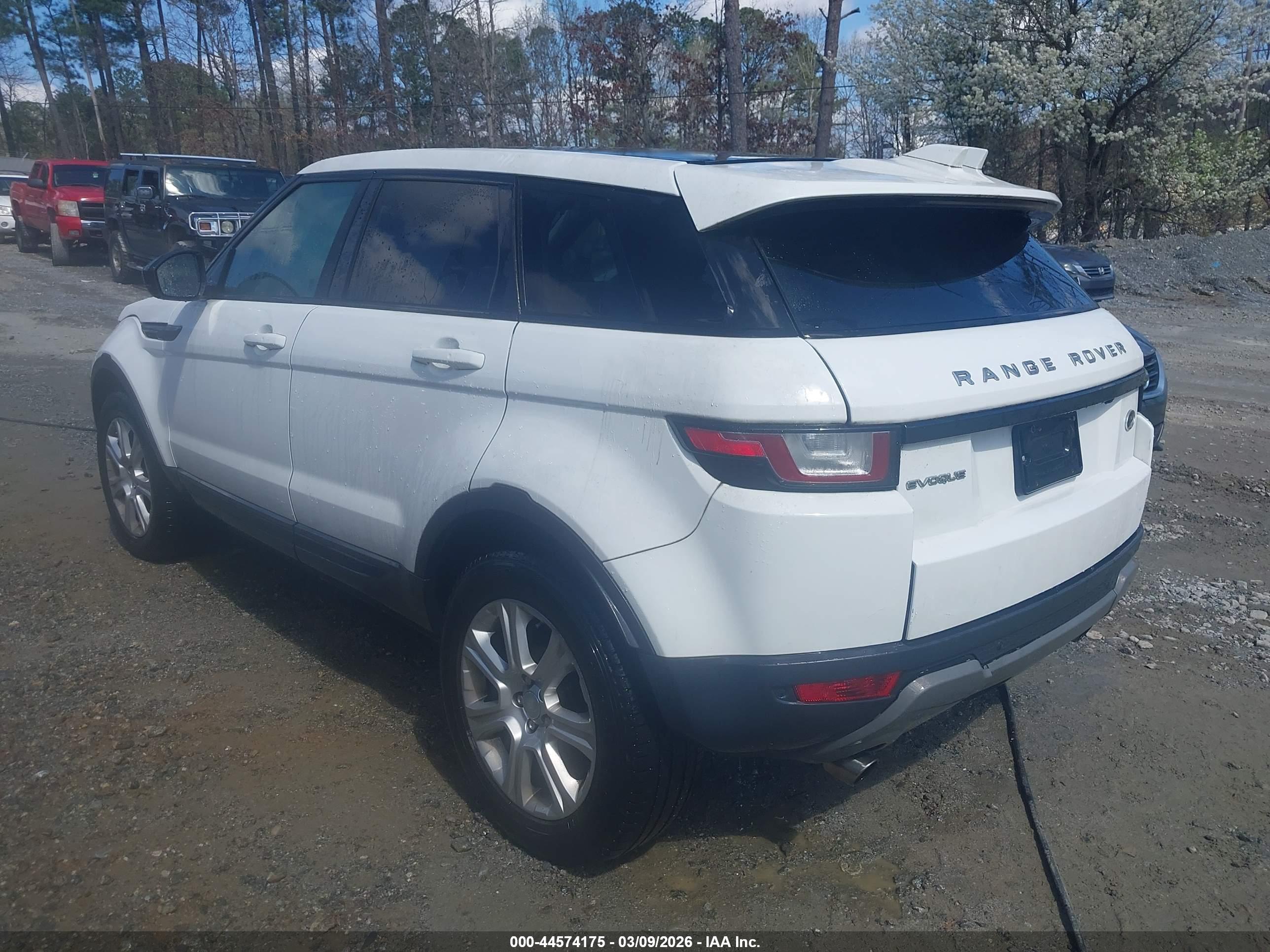 LAND ROVER image 3