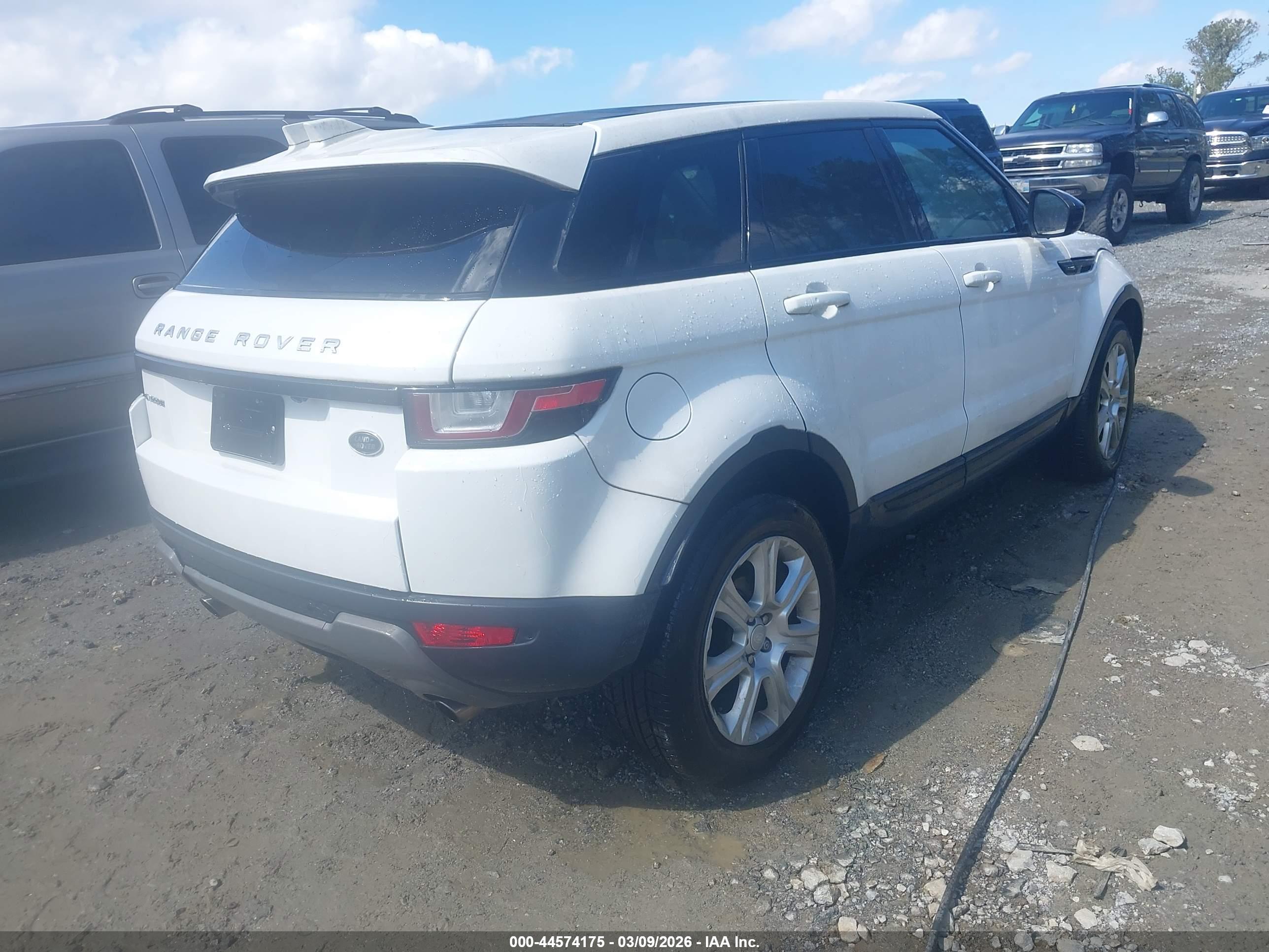LAND ROVER image 4