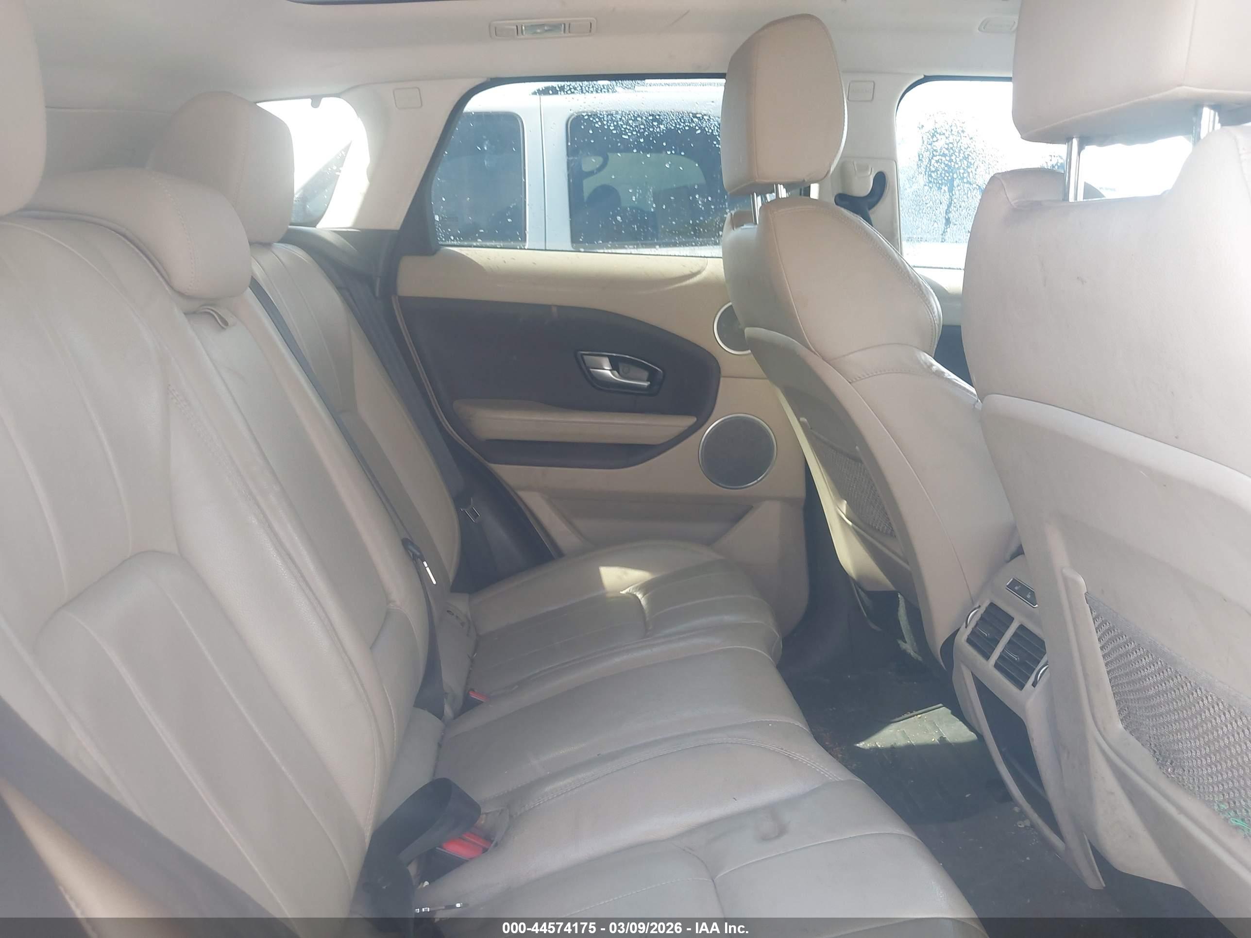 LAND ROVER image 8
