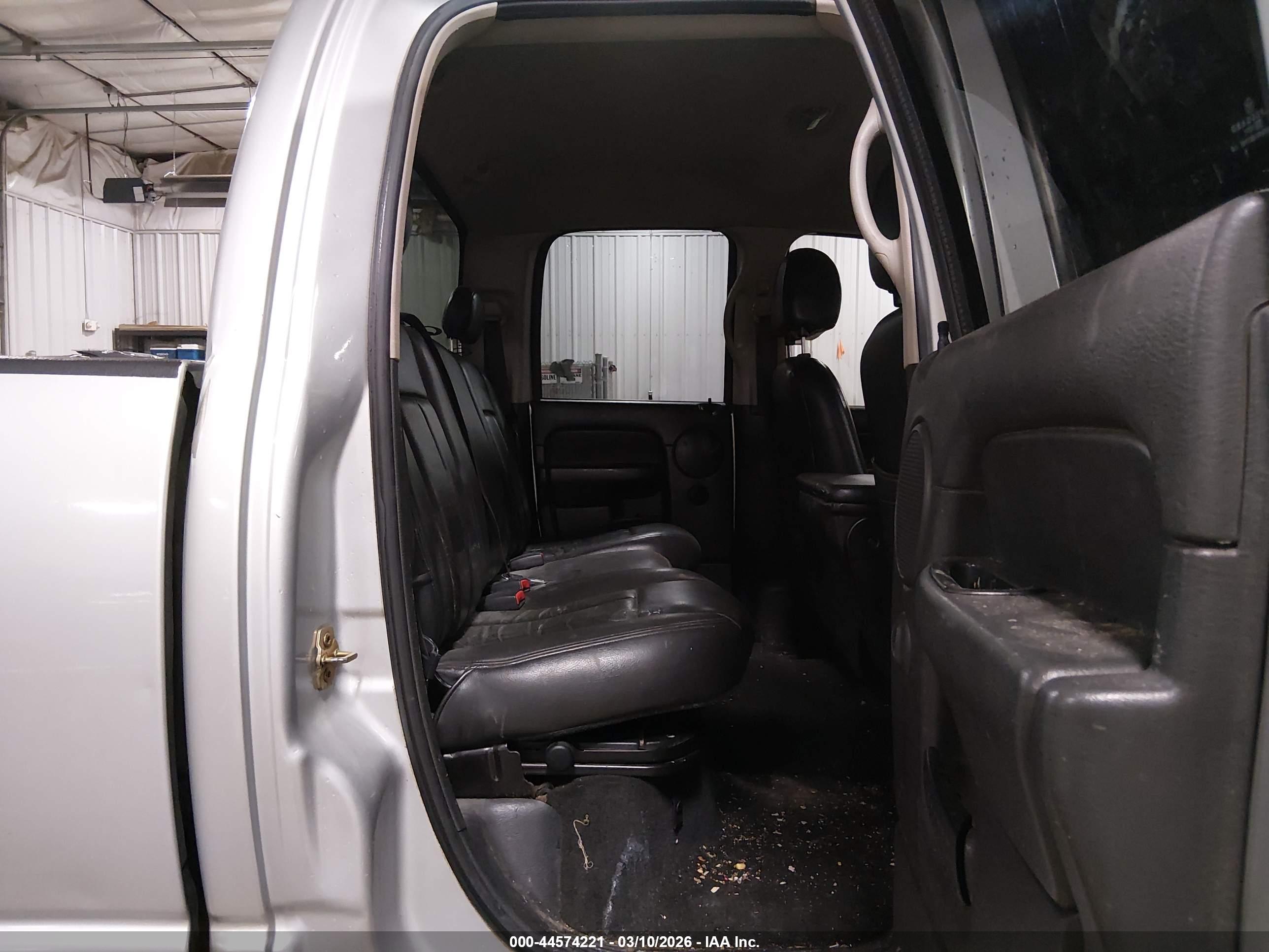 DODGE RAM image 8