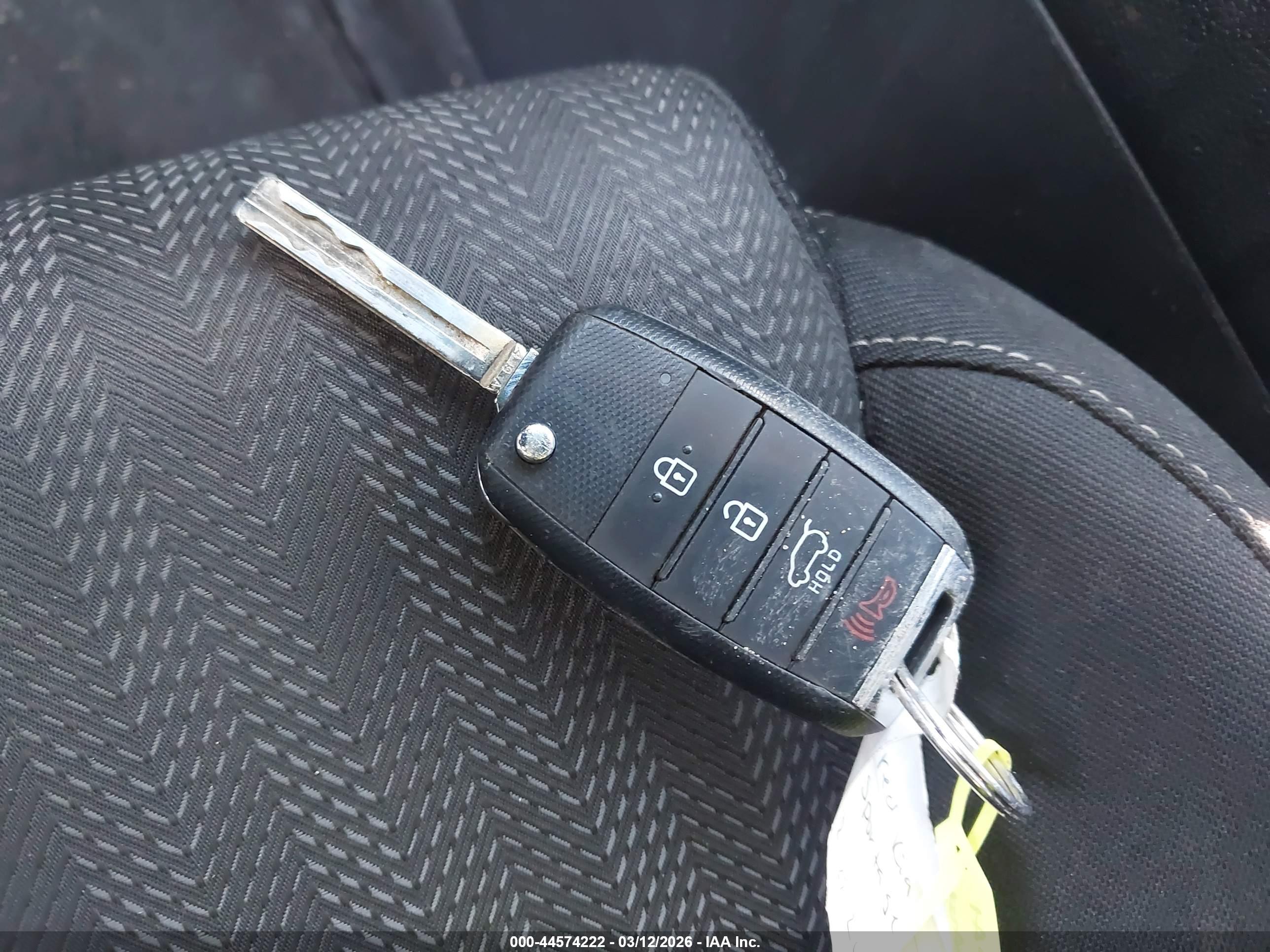 KIA SPORTAGE image 11