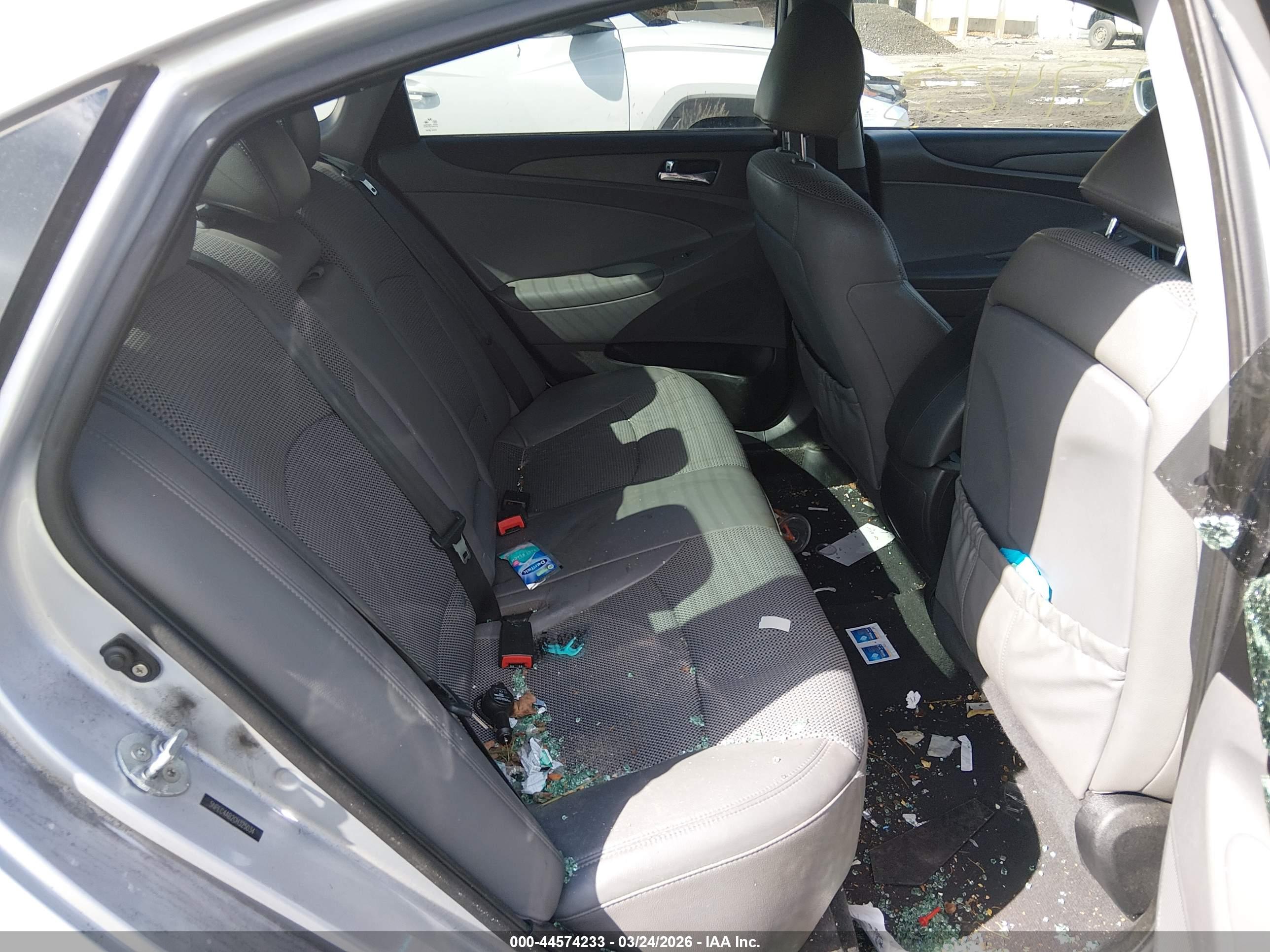 HYUNDAI SONATA image 8