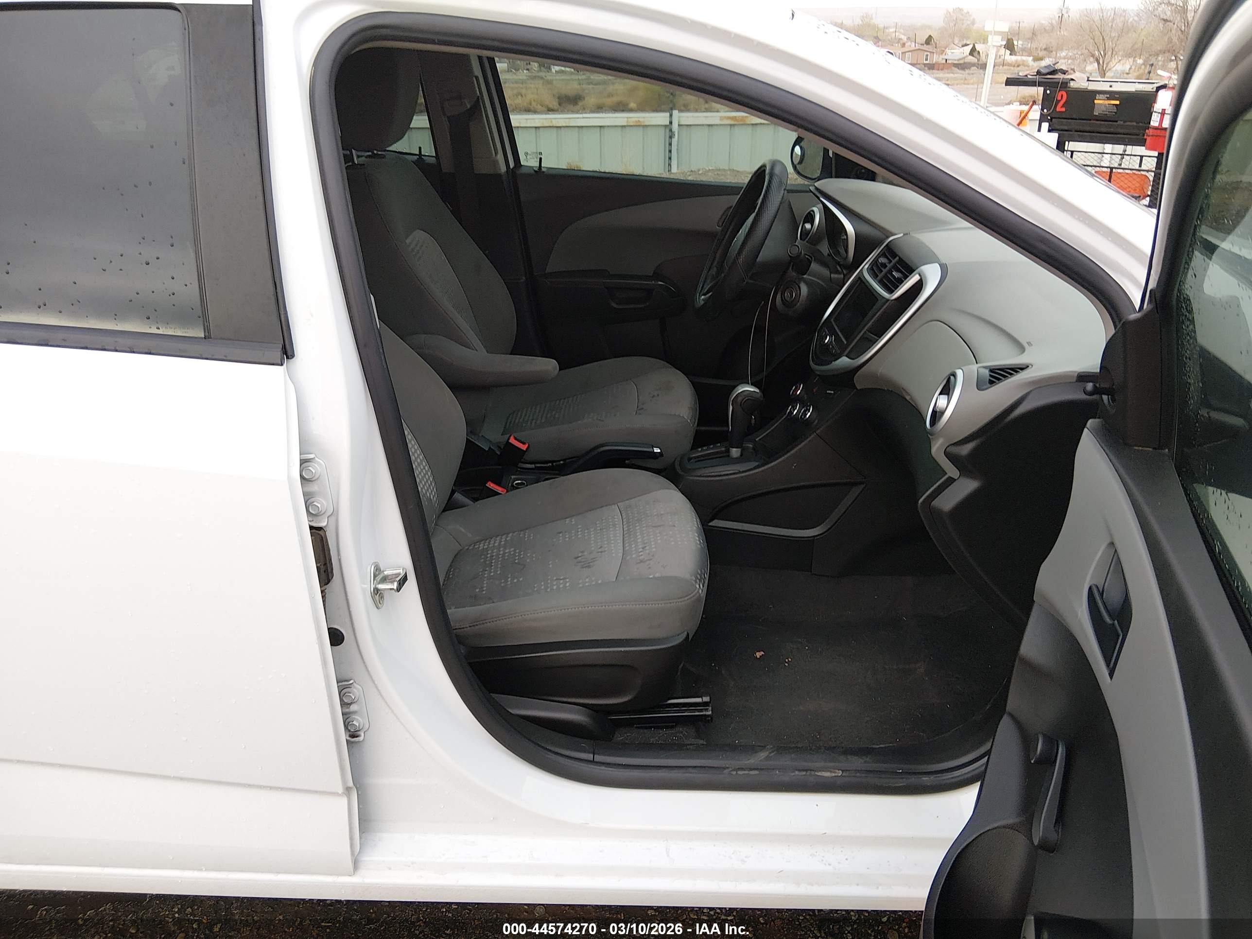 CHEVROLET SONIC image 5