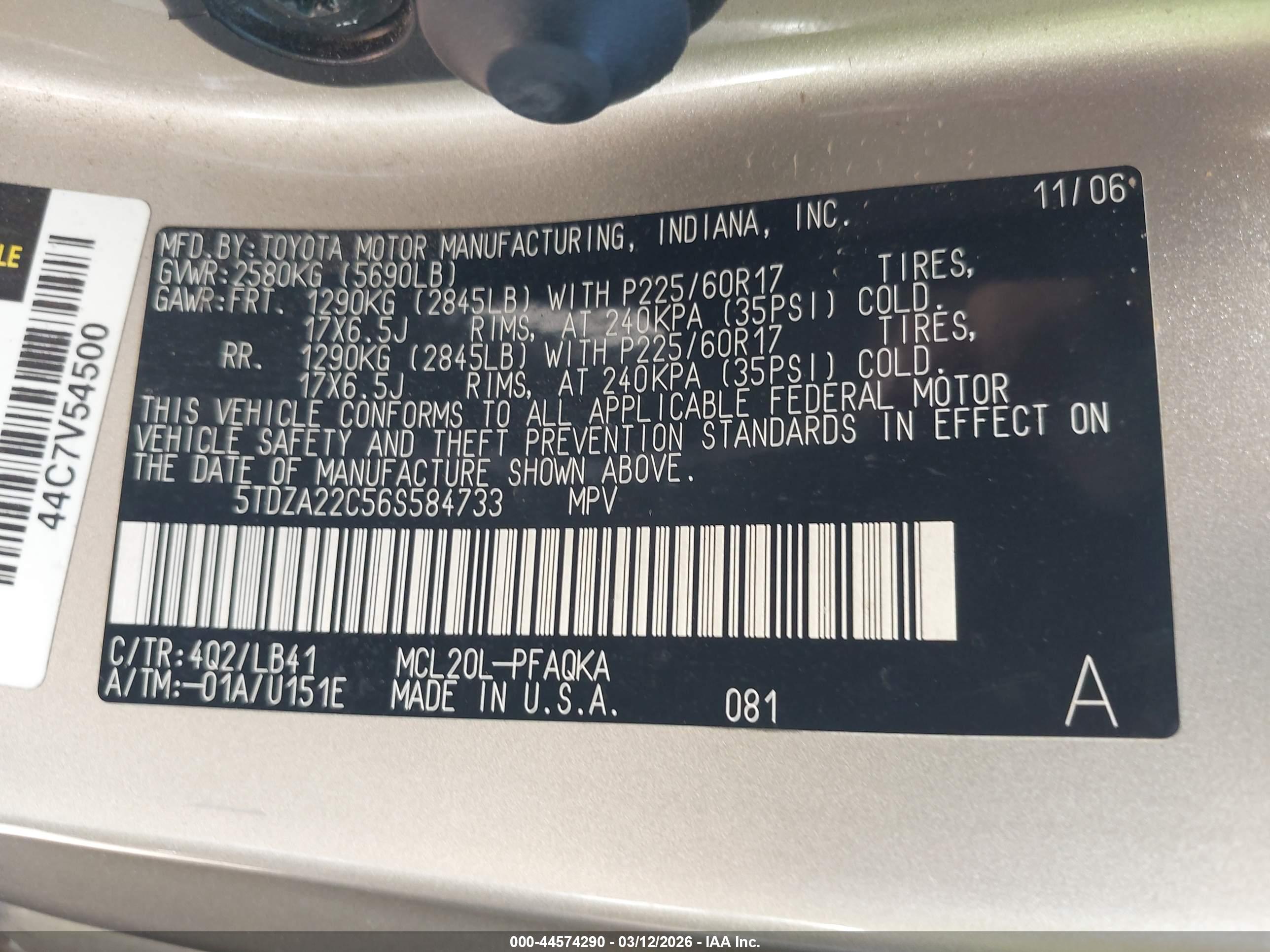 TOYOTA SIENNA image 9
