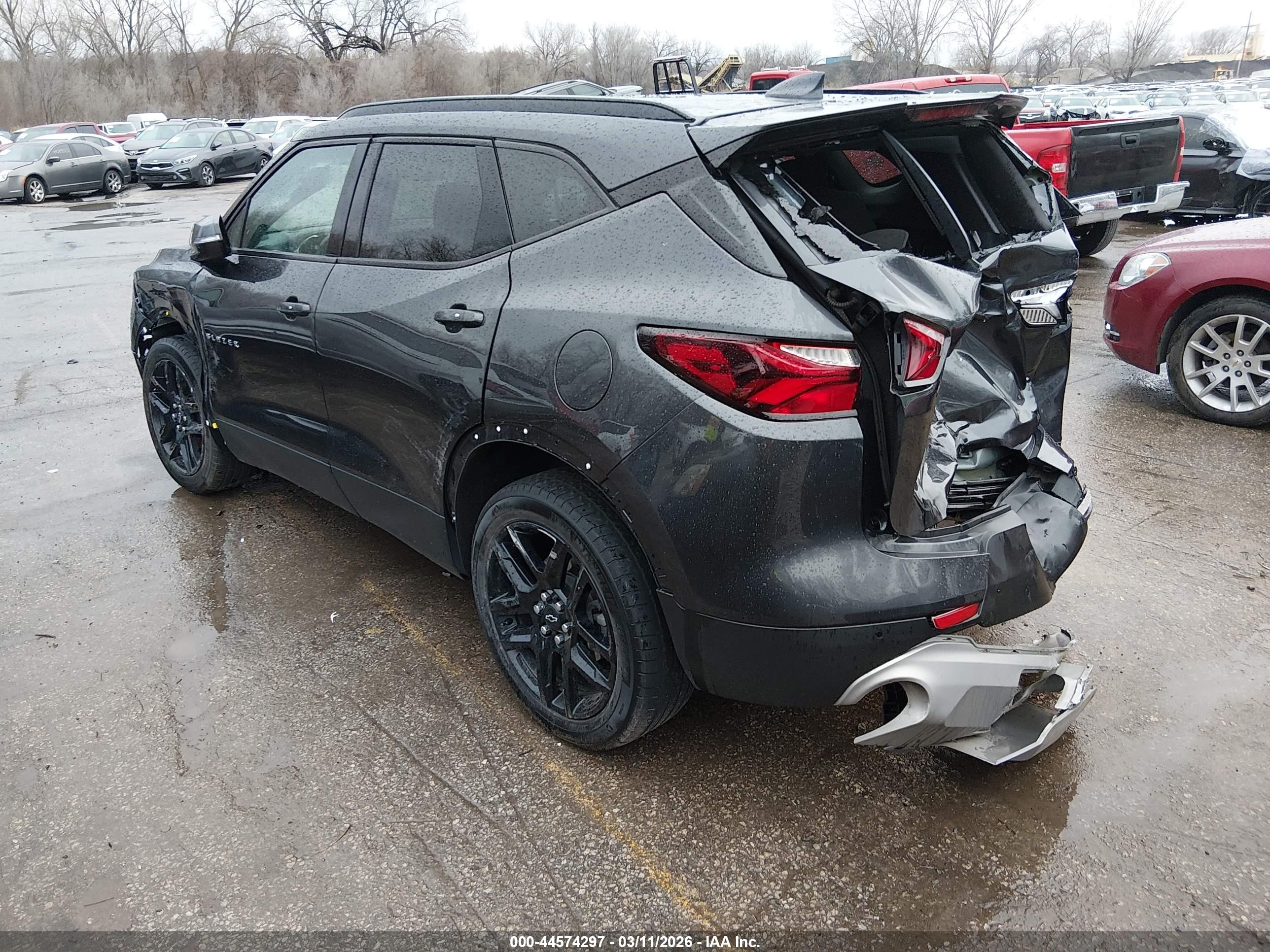 CHEVROLET BLAZER image 3