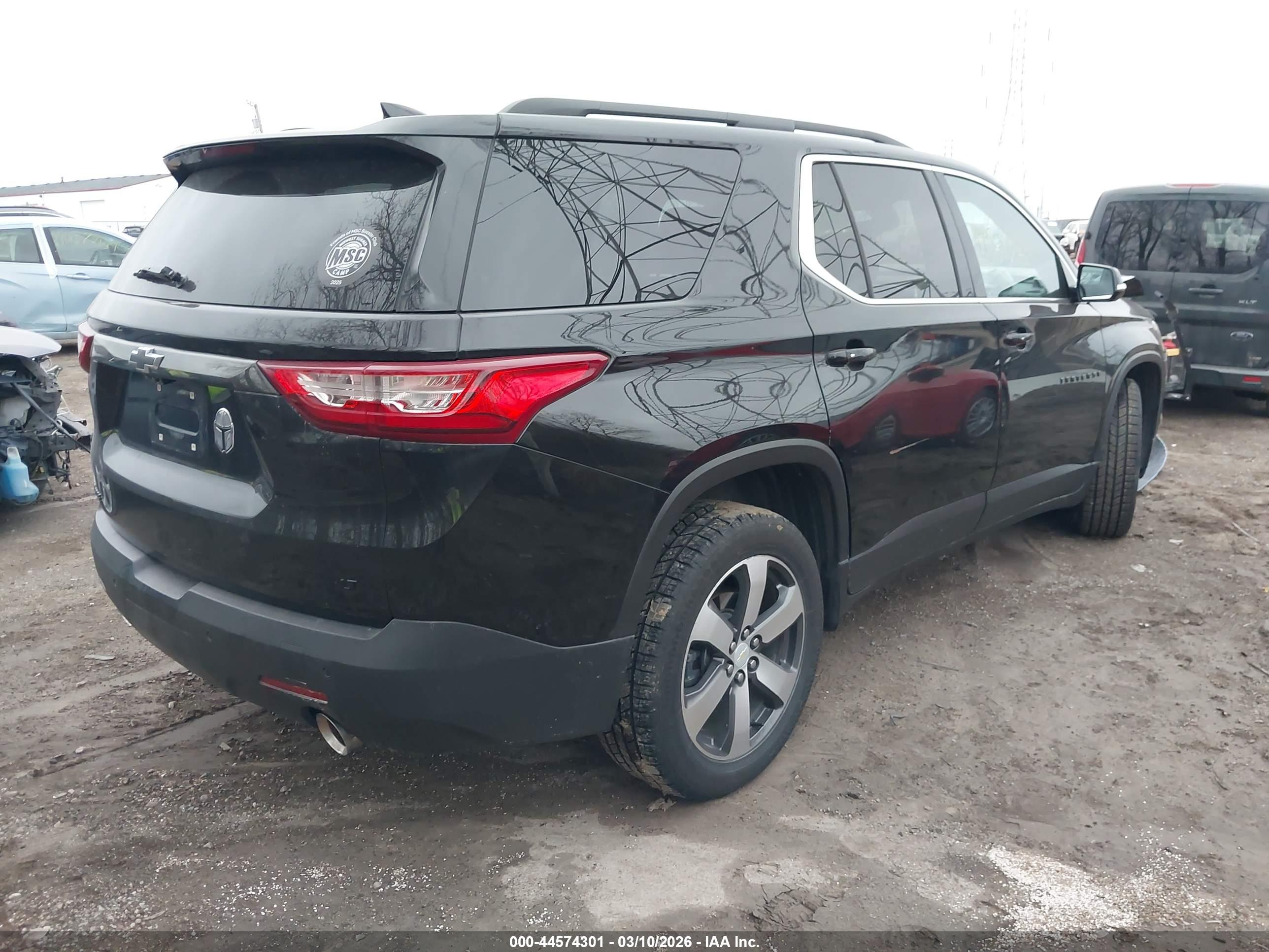 CHEVROLET TRAVERSE image 4
