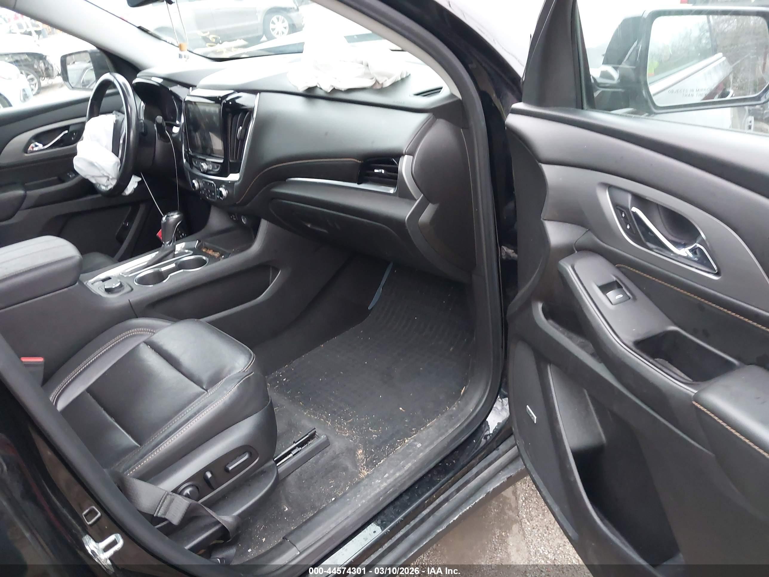 CHEVROLET TRAVERSE image 5