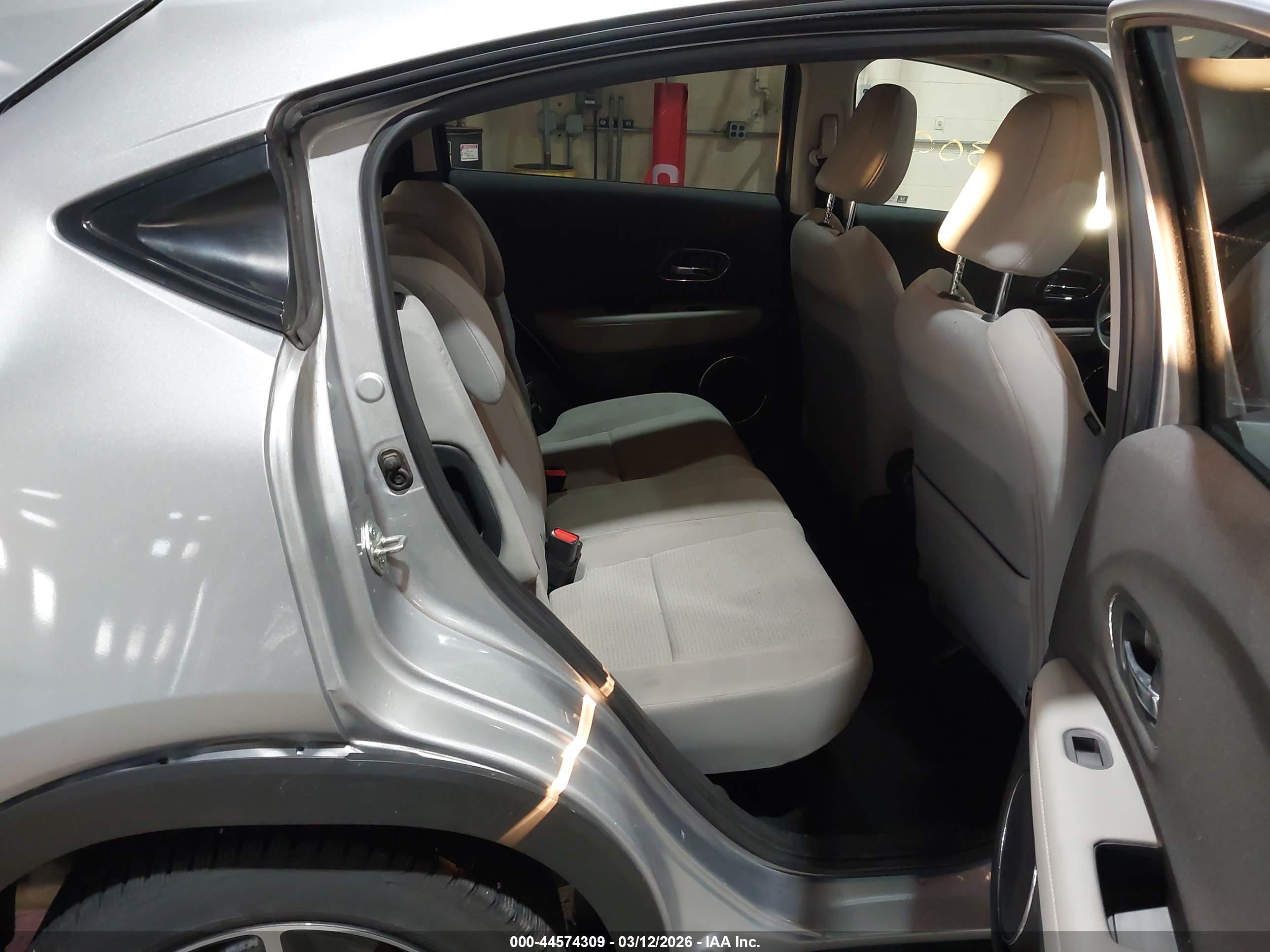 HONDA HR-V image 8