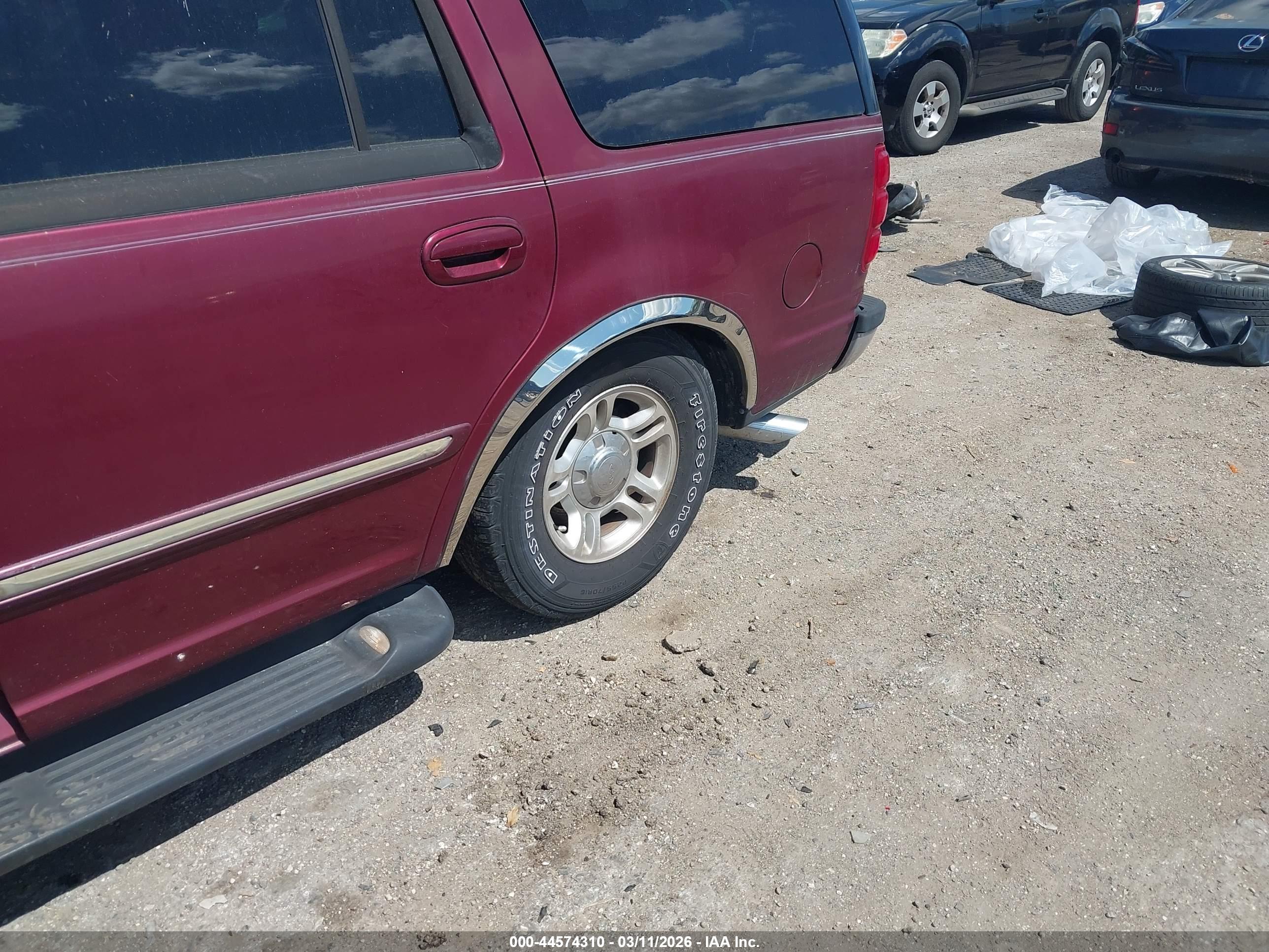FORD EXPEDITION image 6