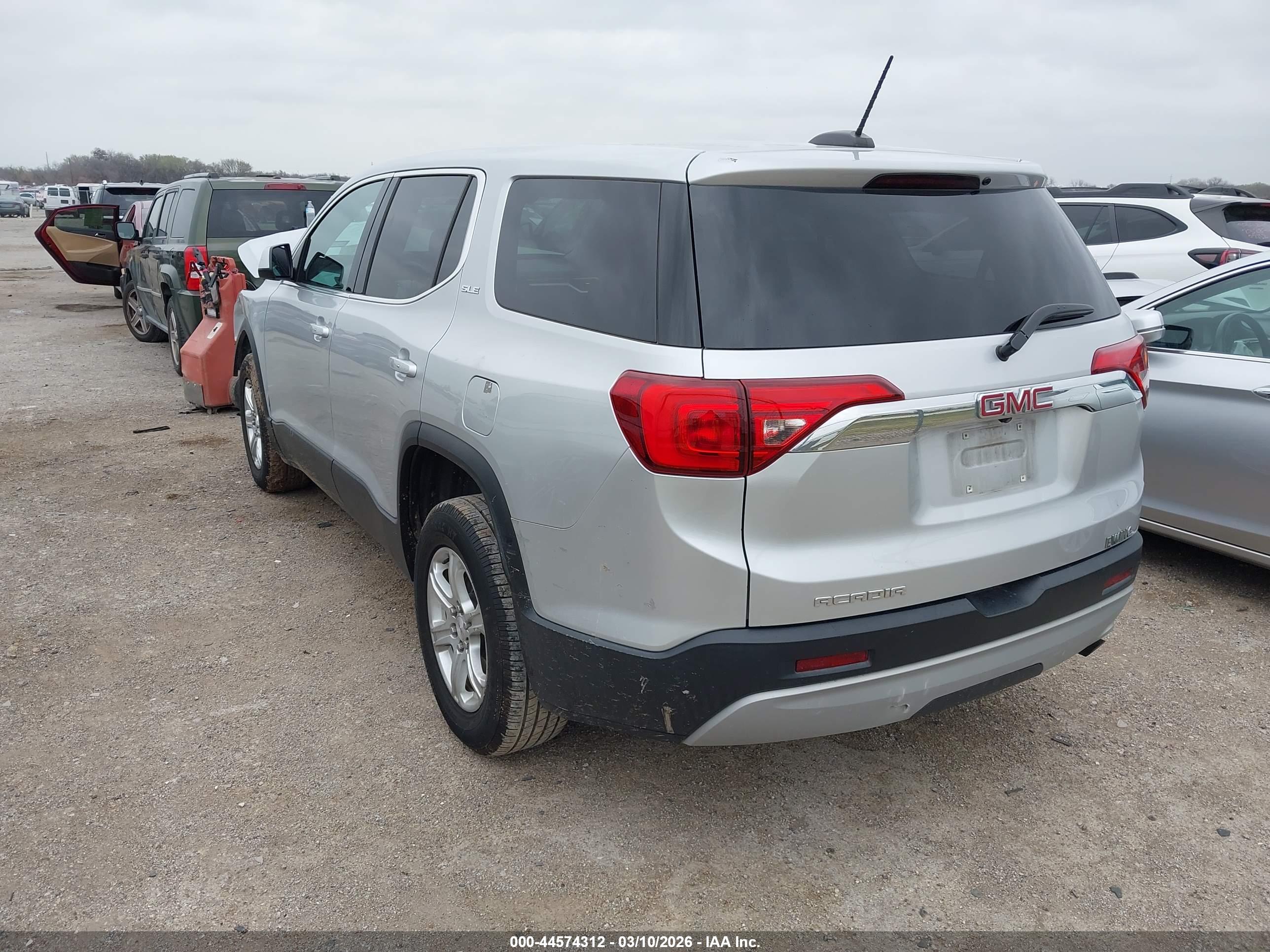 GMC ACADIA image 3