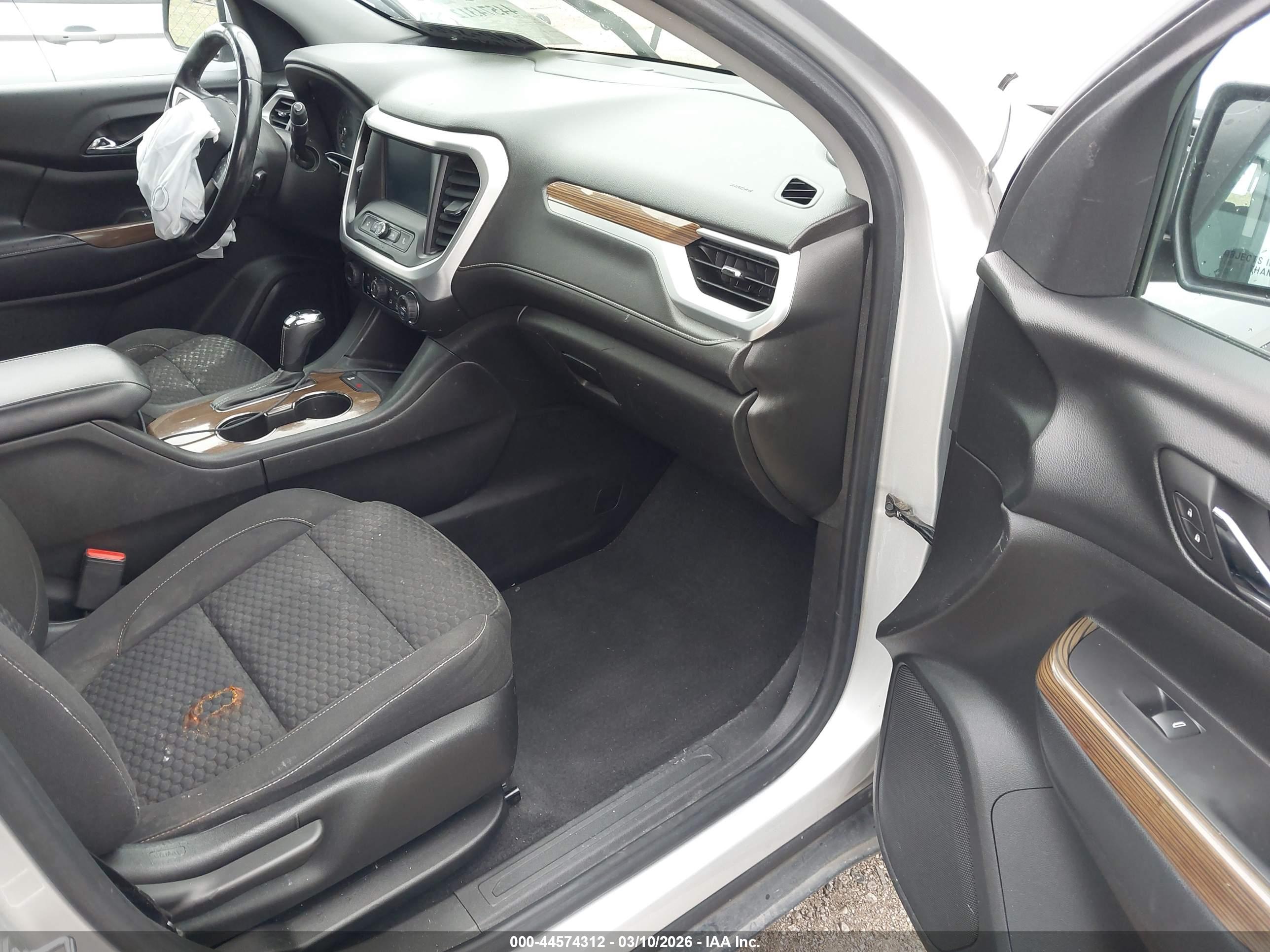 GMC ACADIA image 5
