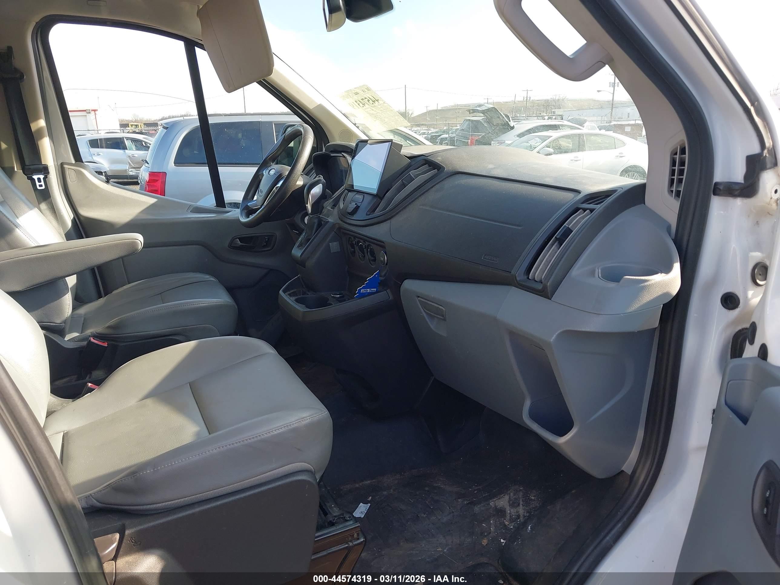 FORD TRANSIT-250 image 5