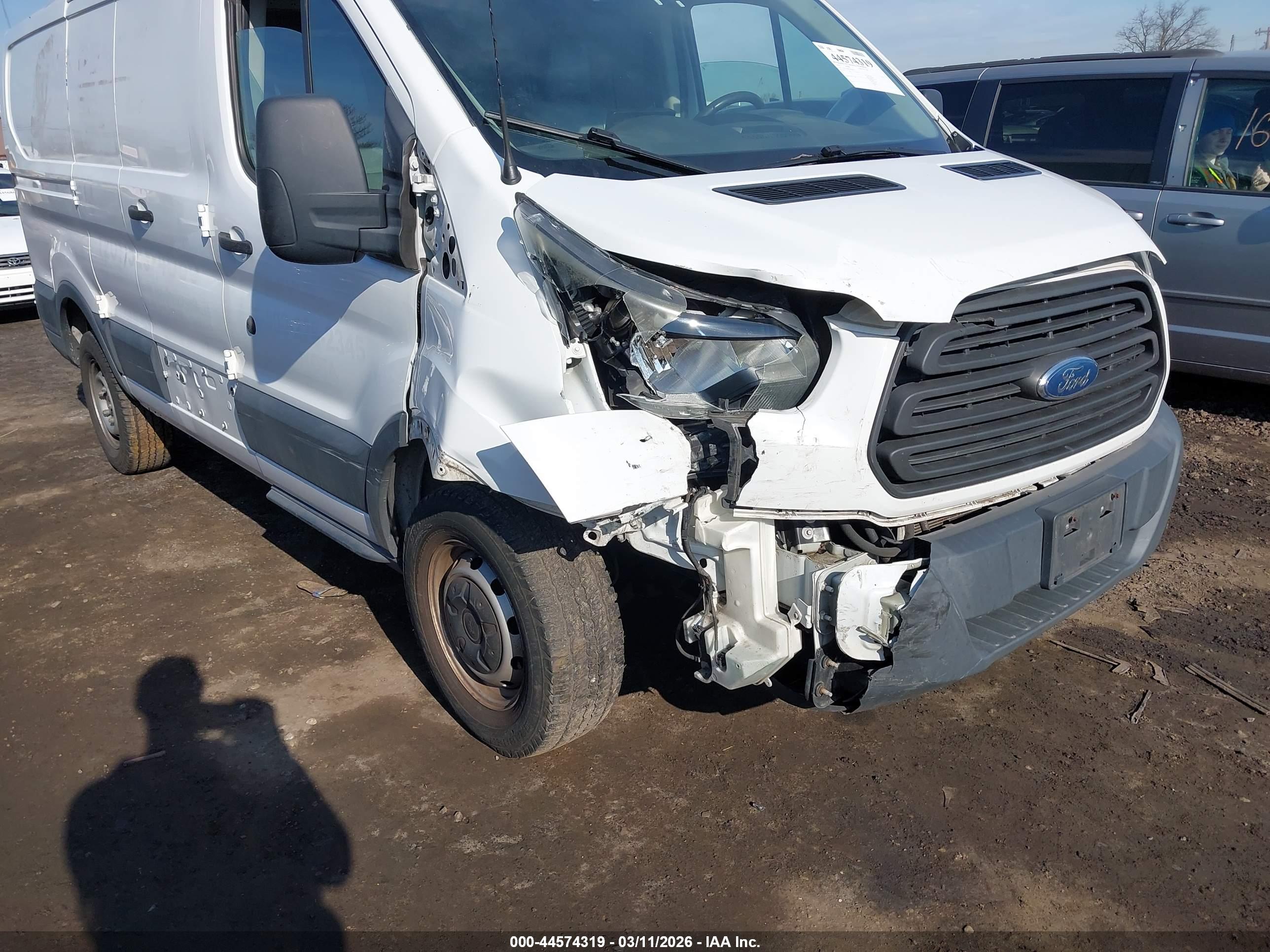 FORD TRANSIT-250 image 6