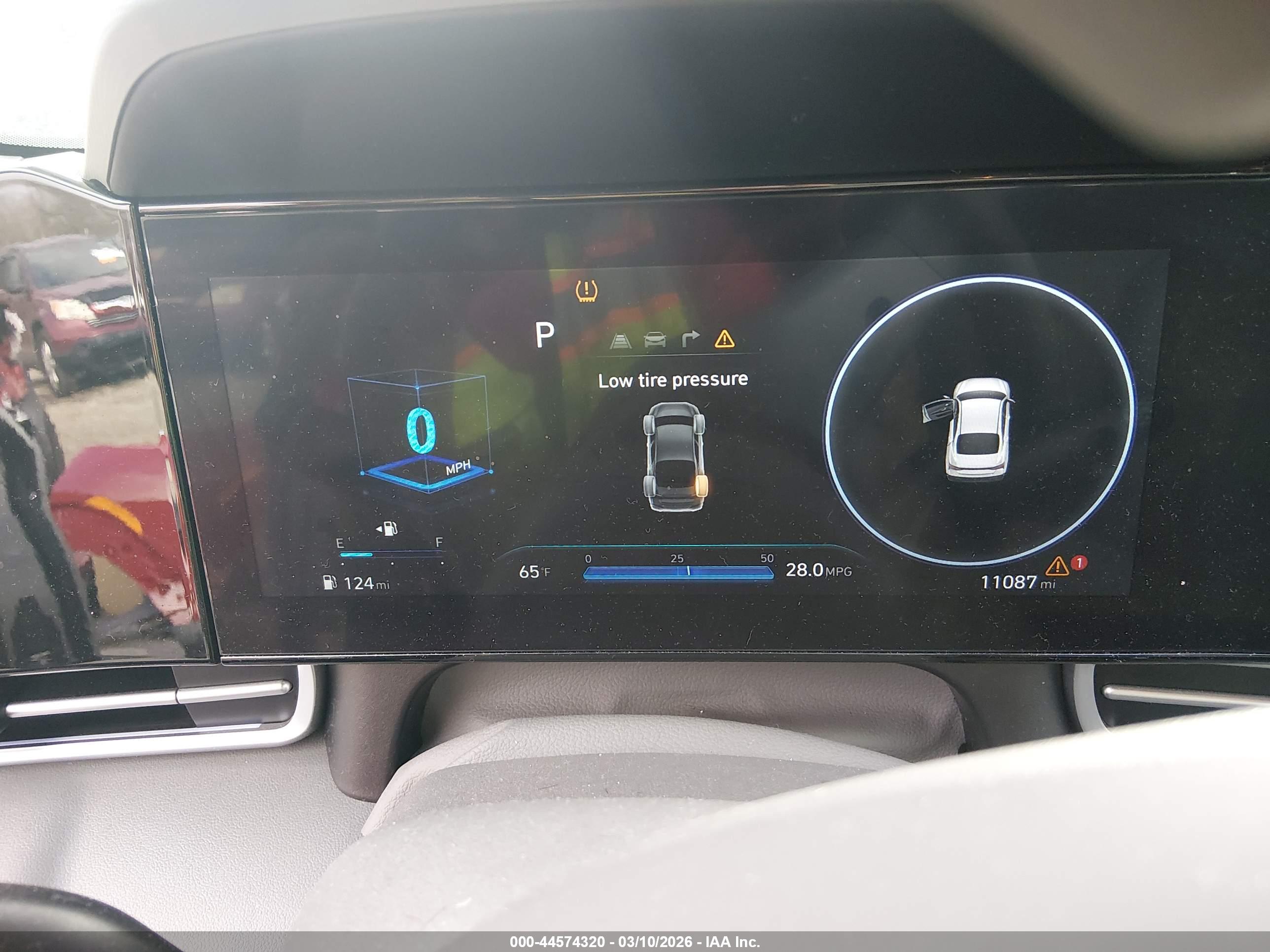 HYUNDAI ELANTRA image 7