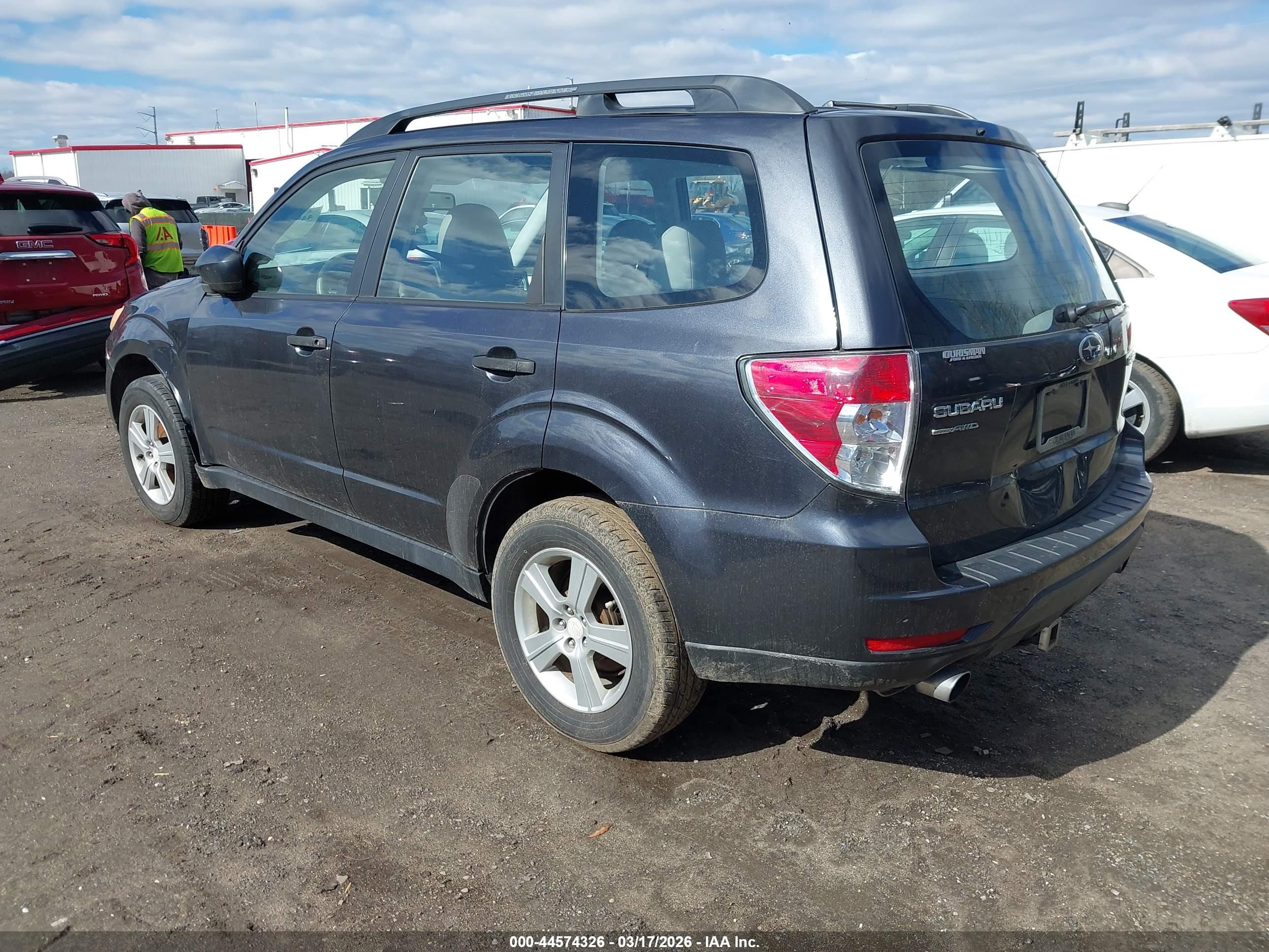 SUBARU FORESTER image 3