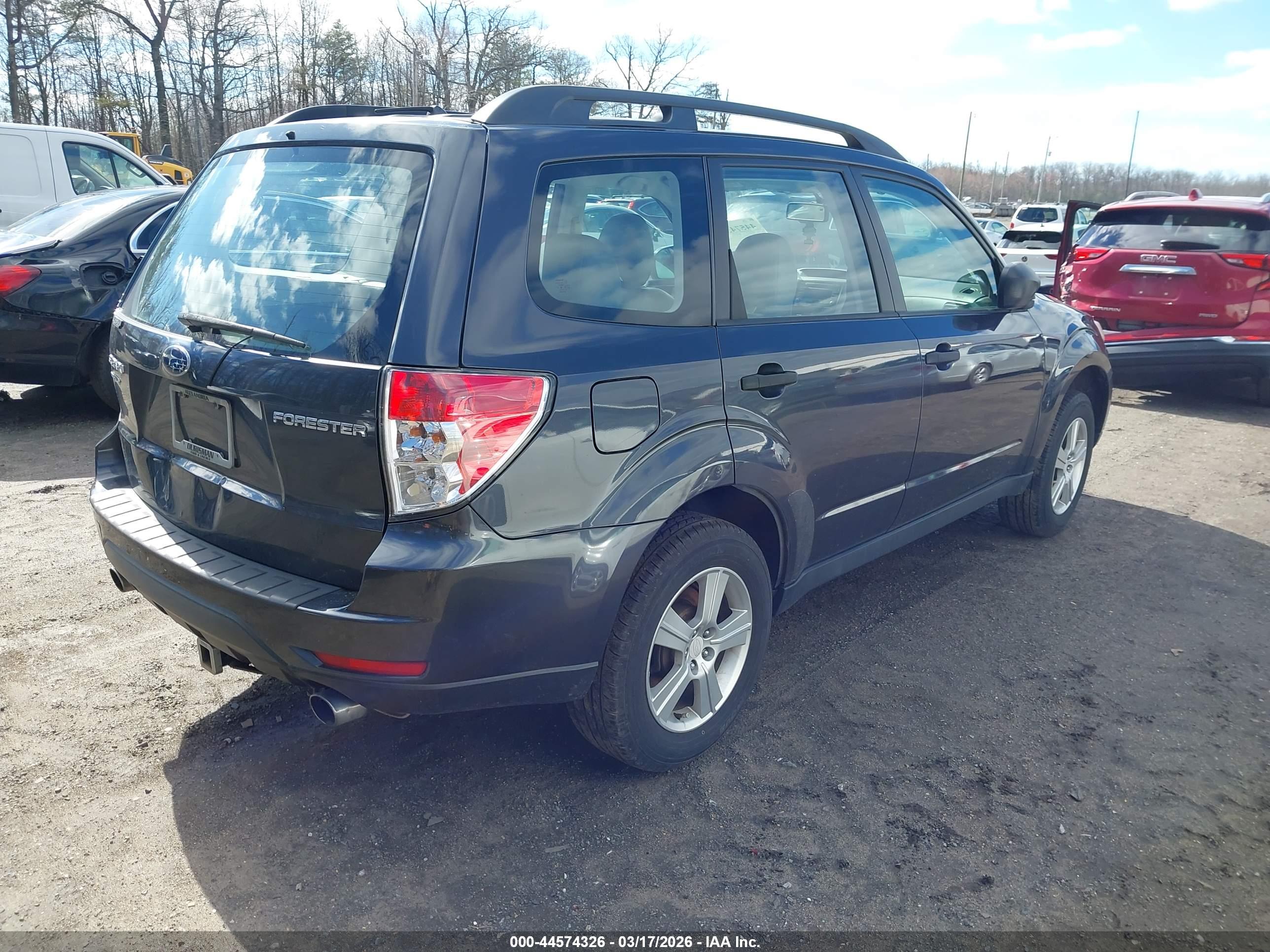 SUBARU FORESTER image 4