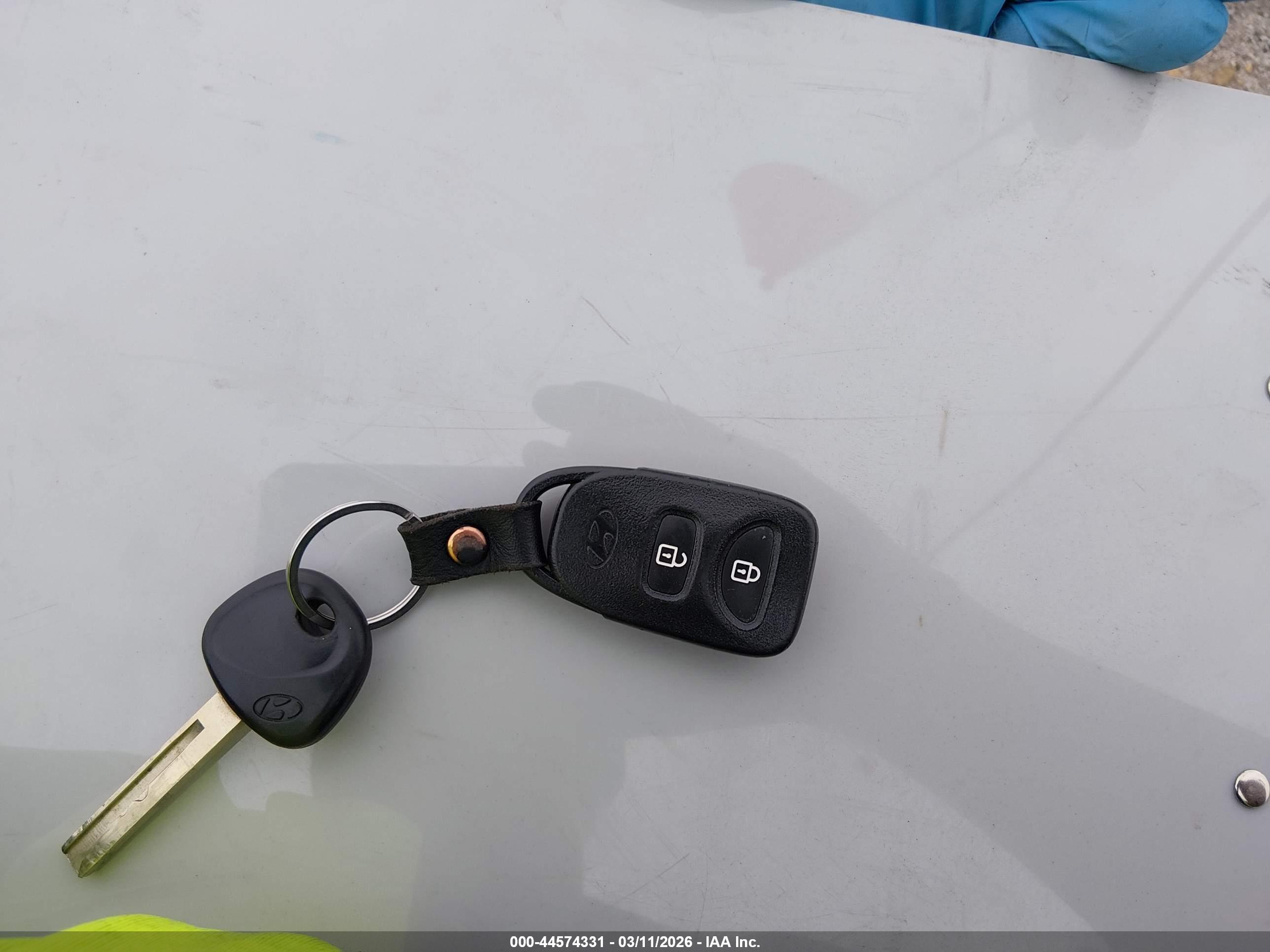 HYUNDAI ACCENT image 11