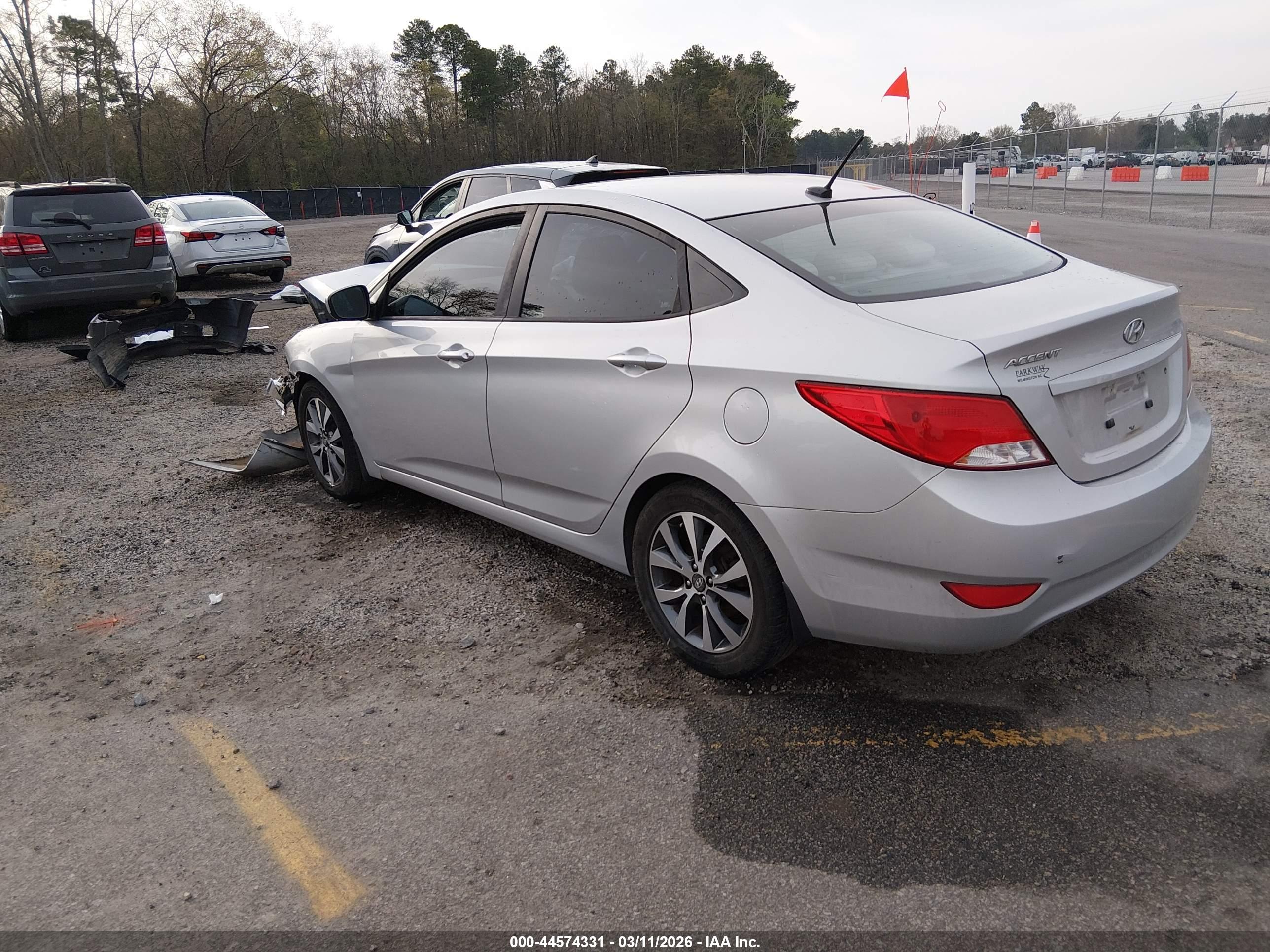 HYUNDAI ACCENT image 3