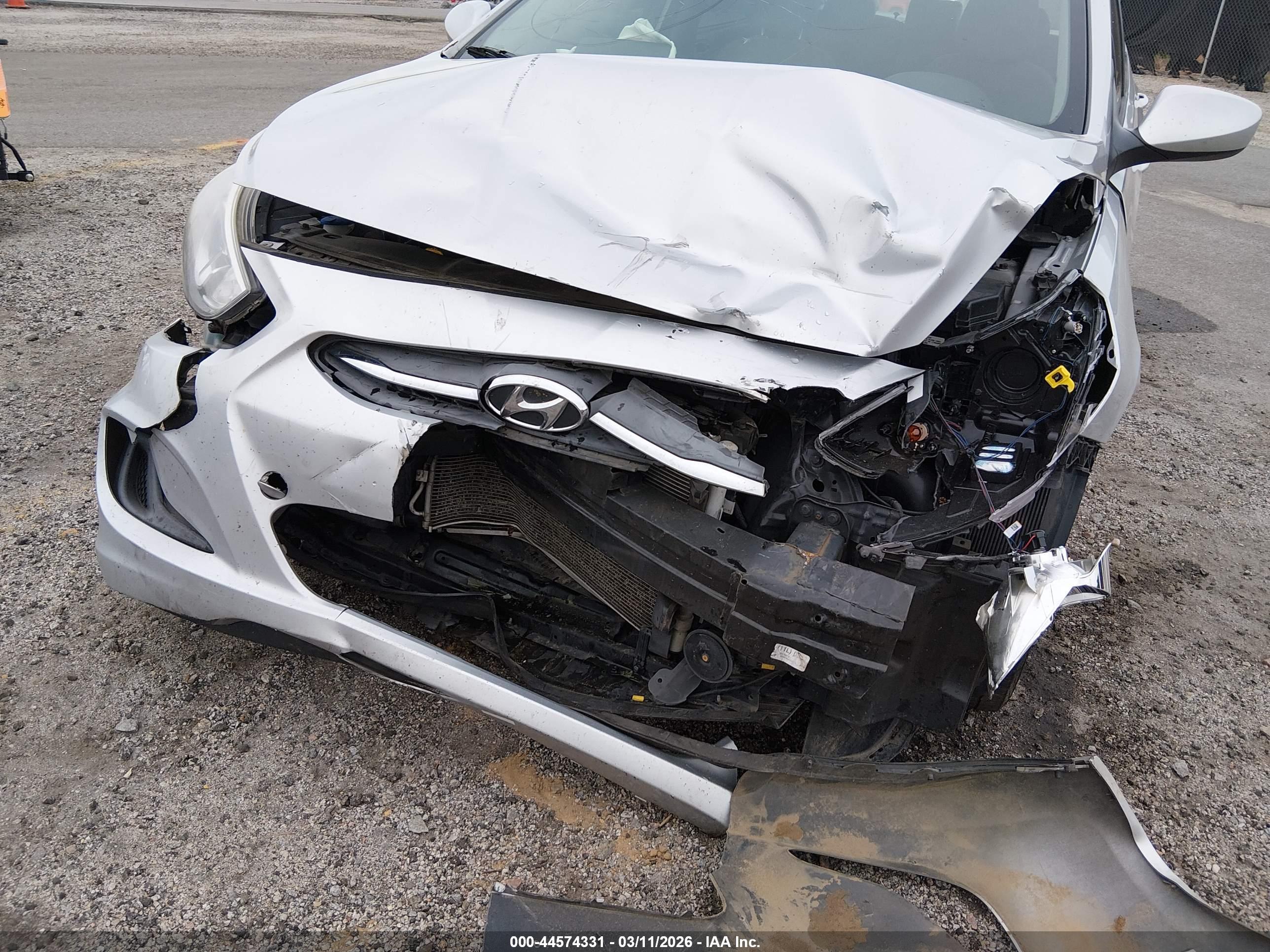 HYUNDAI ACCENT image 6
