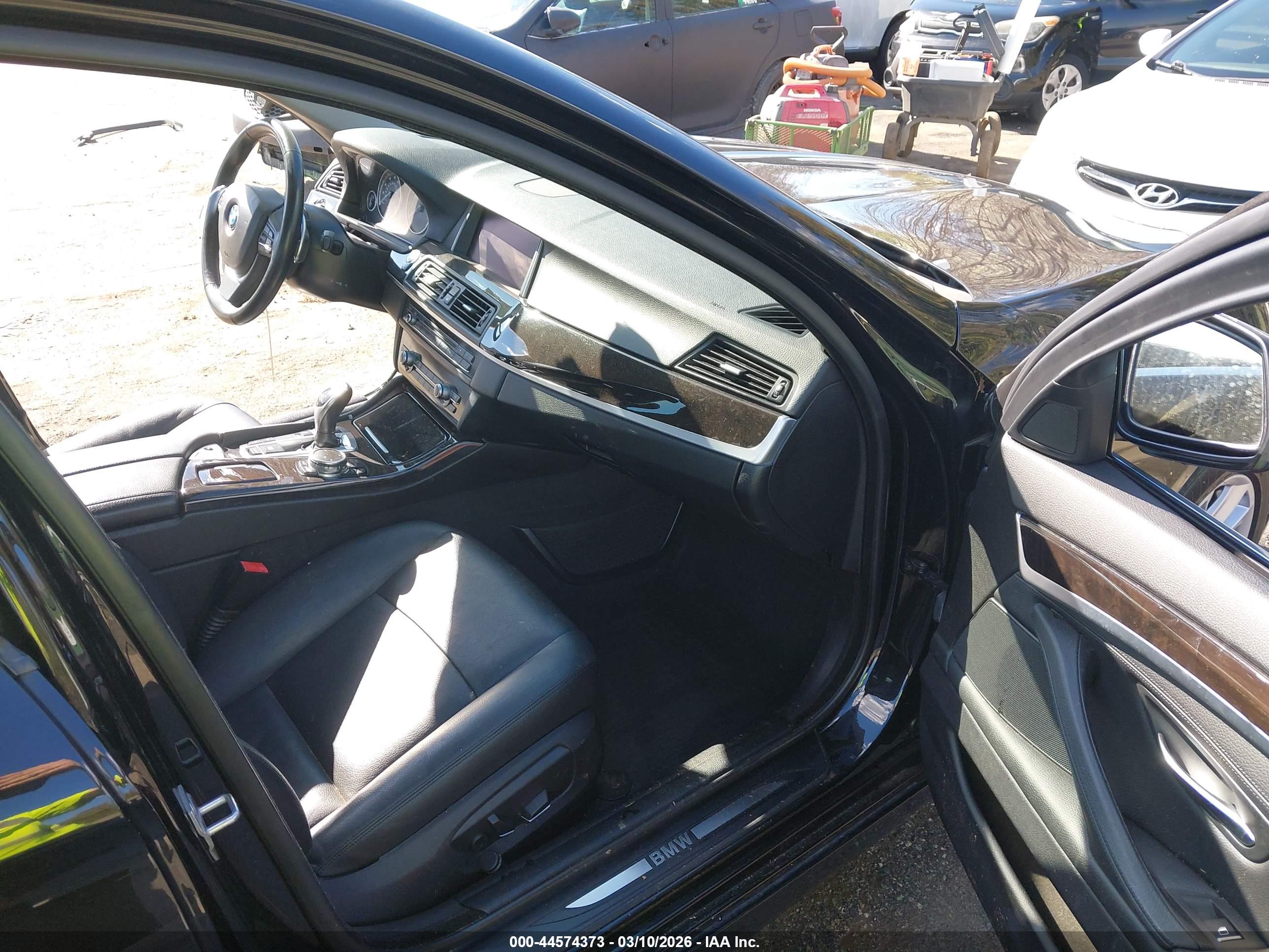 BMW 528I image 5
