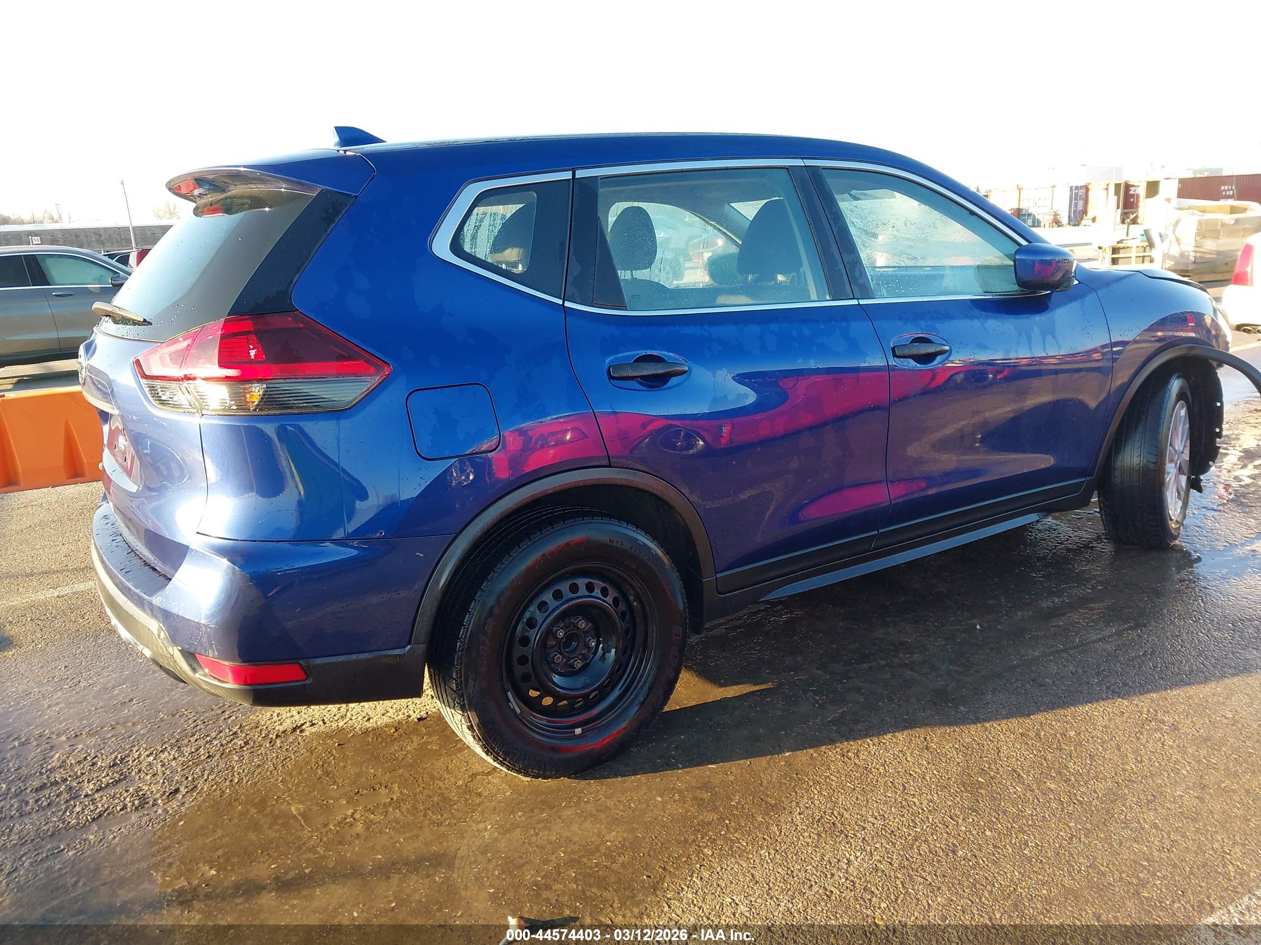 NISSAN ROGUE image 4