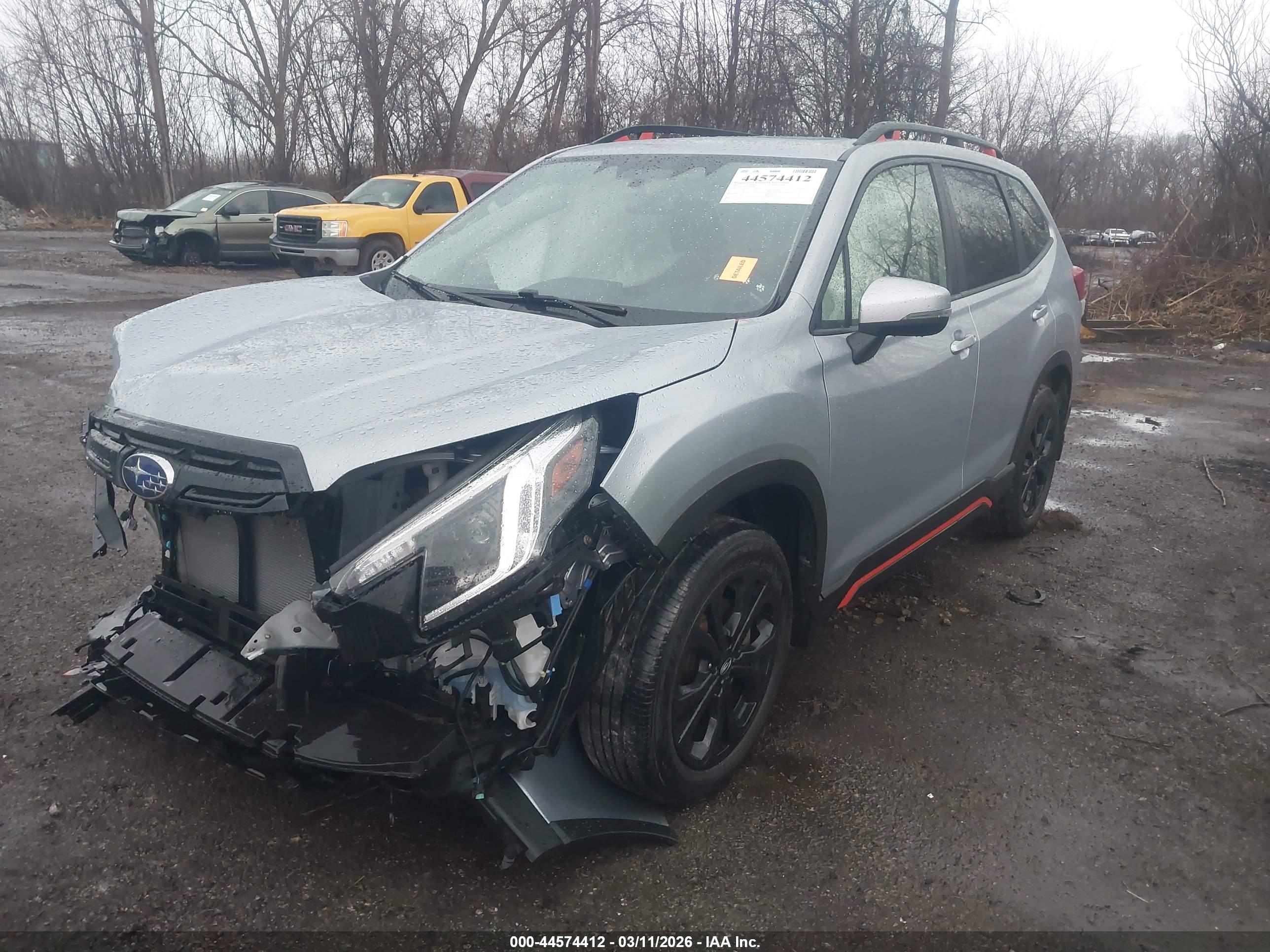 SUBARU FORESTER image 2