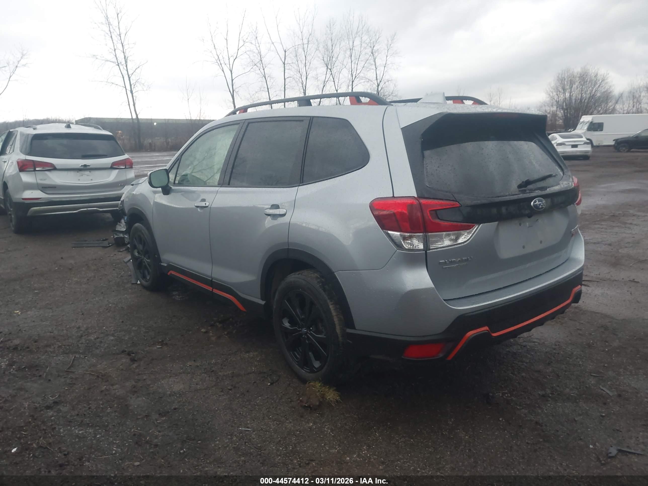 SUBARU FORESTER image 3
