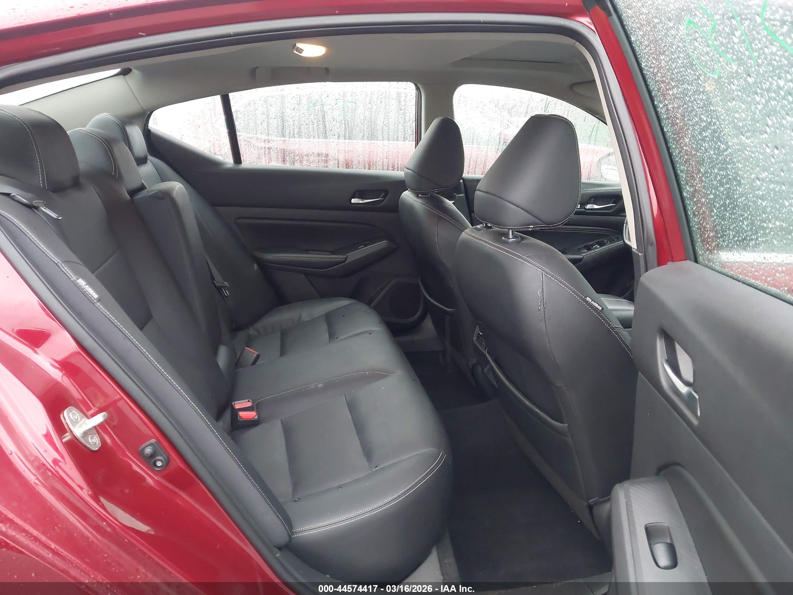 NISSAN ALTIMA image 8