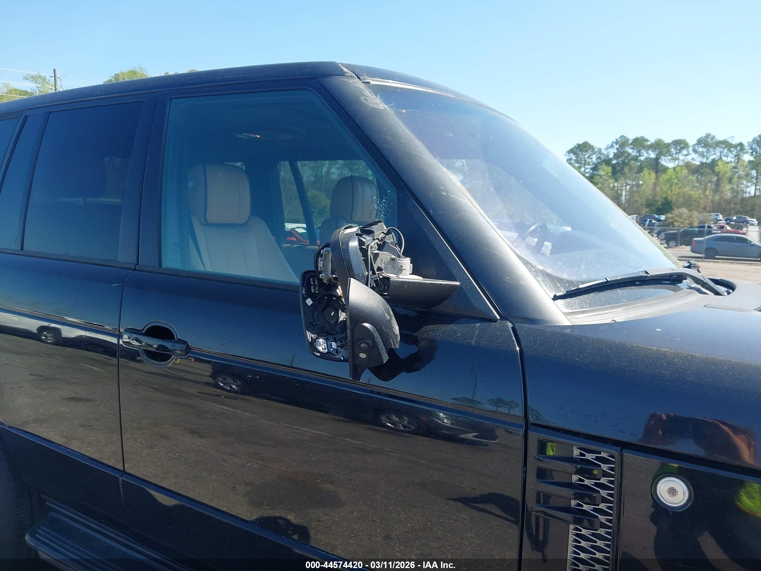 LAND ROVER image 6