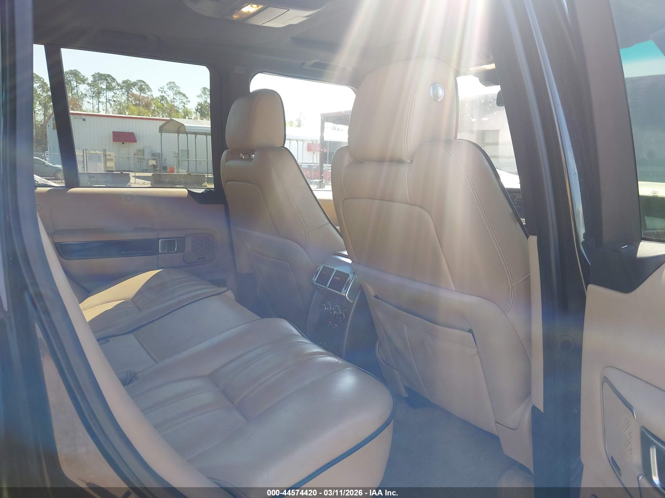 LAND ROVER image 8