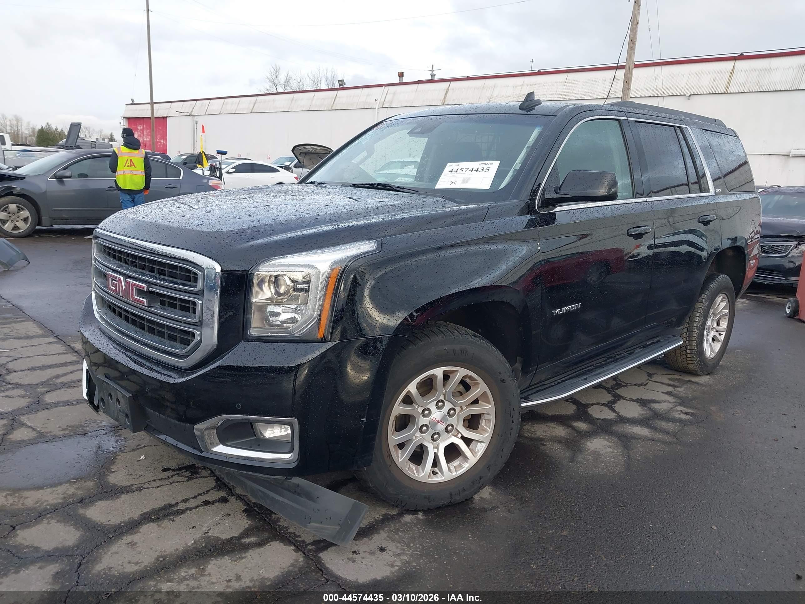 GMC YUKON image 2