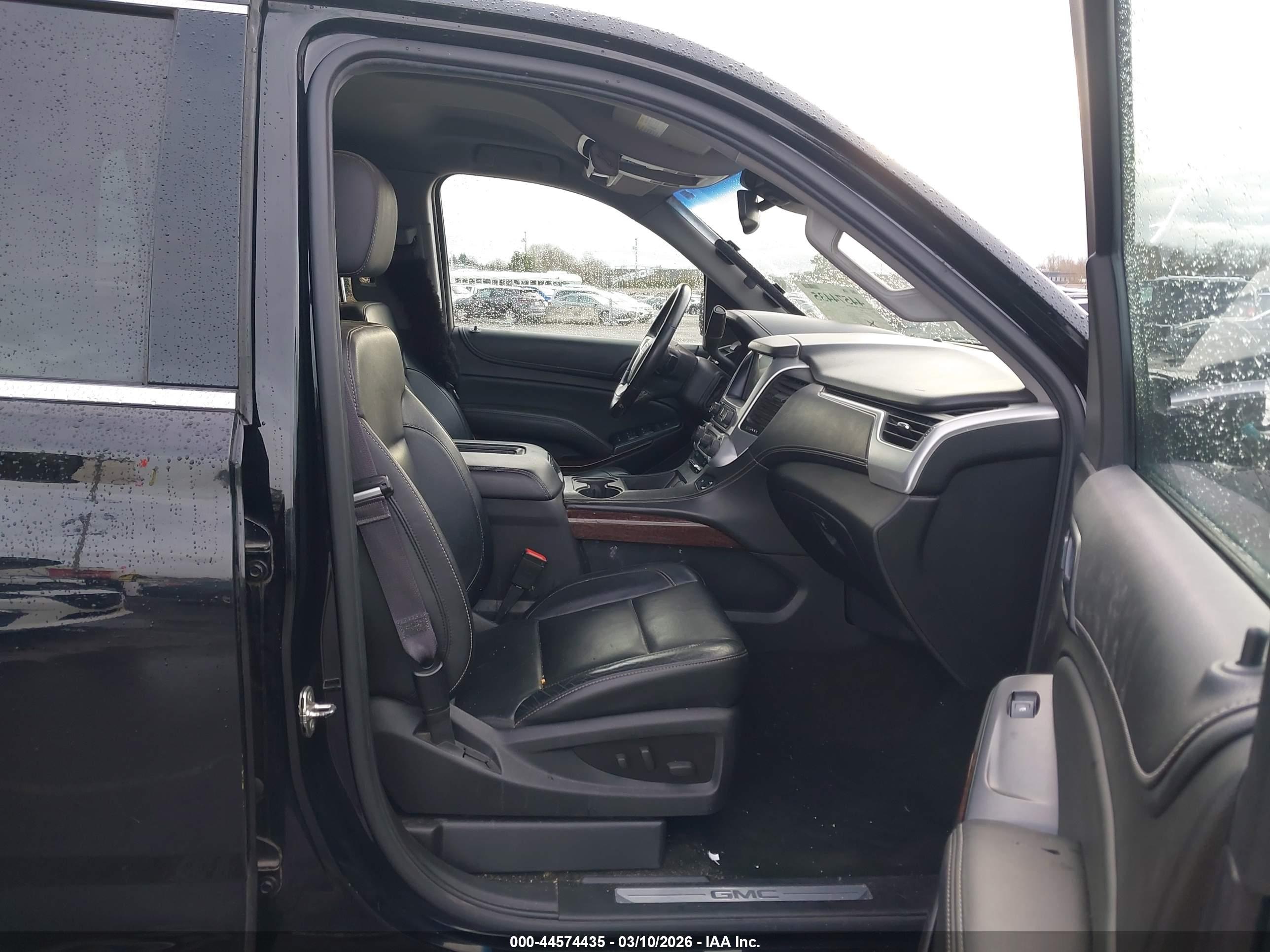 GMC YUKON image 5