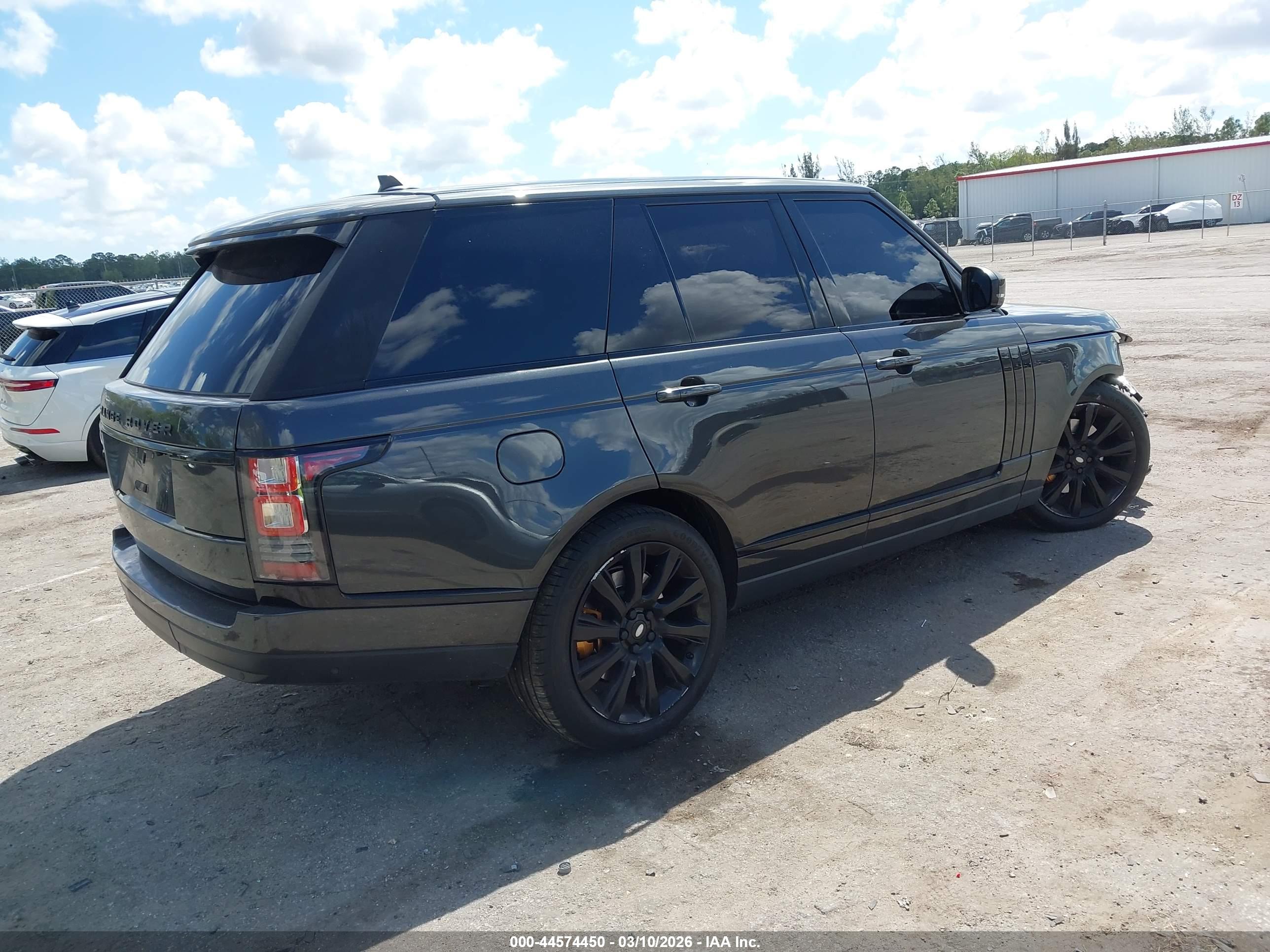 LAND ROVER image 4