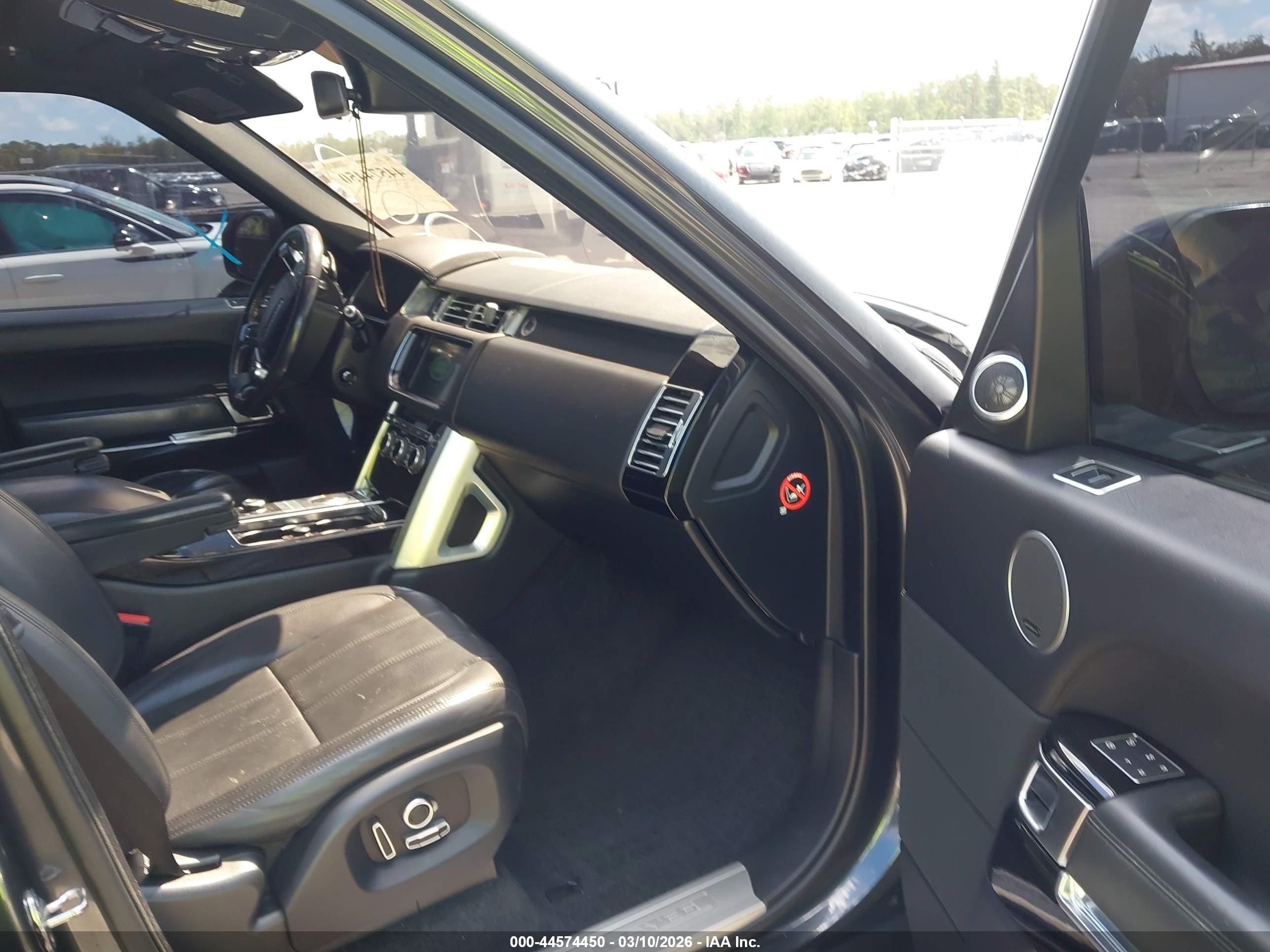 LAND ROVER image 5