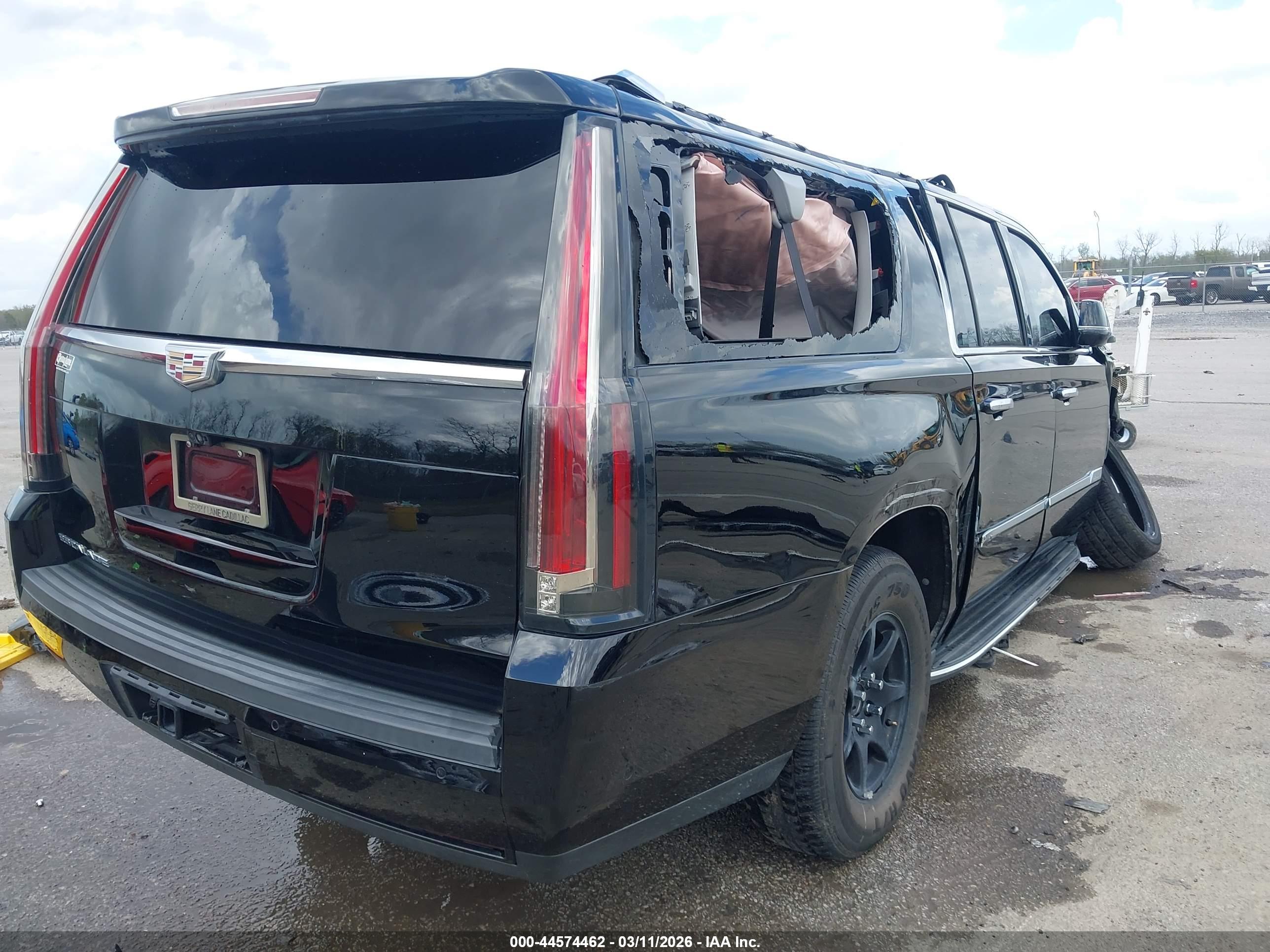 CADILLAC ESCALADE image 4