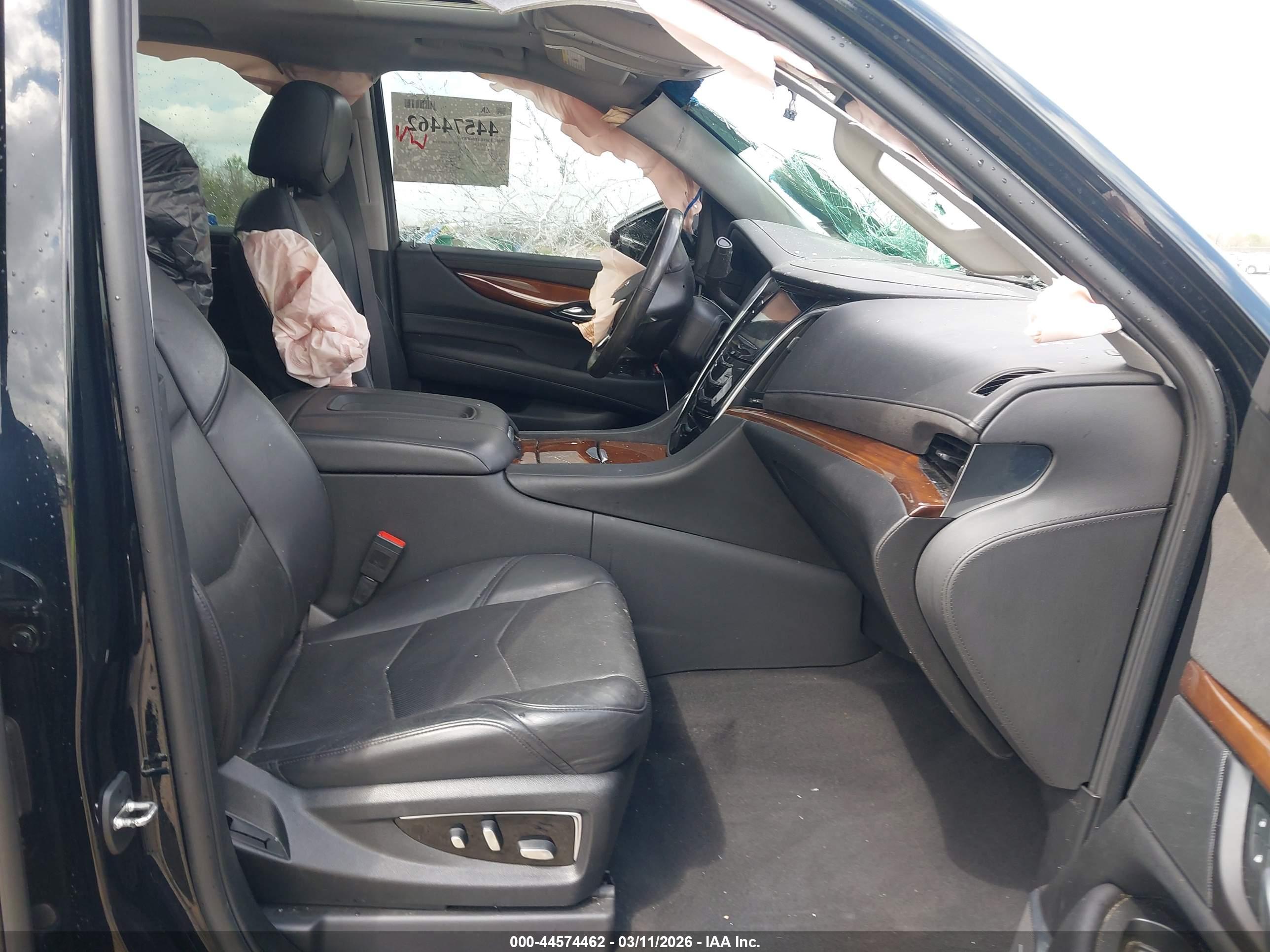 CADILLAC ESCALADE image 5