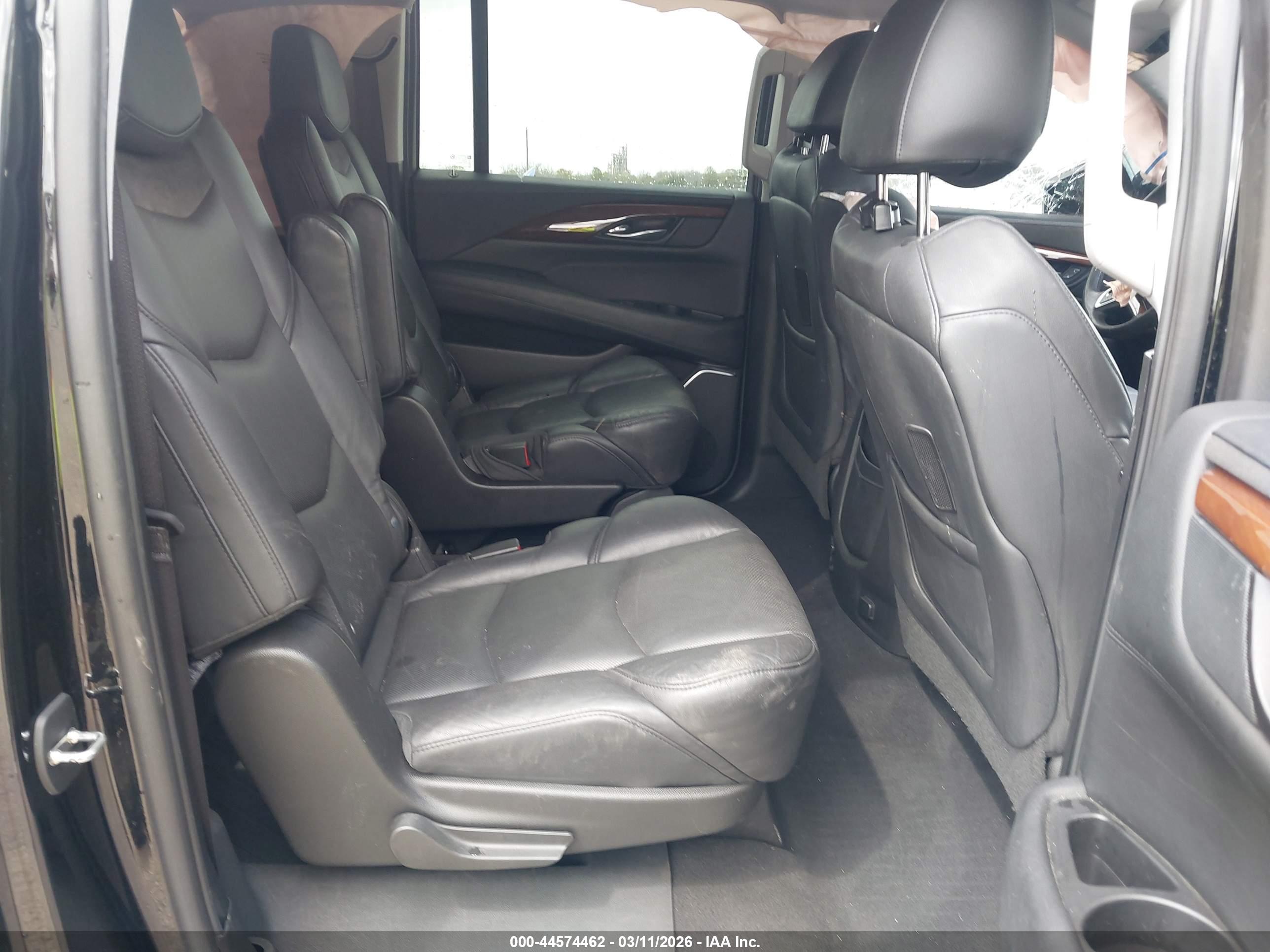 CADILLAC ESCALADE image 8