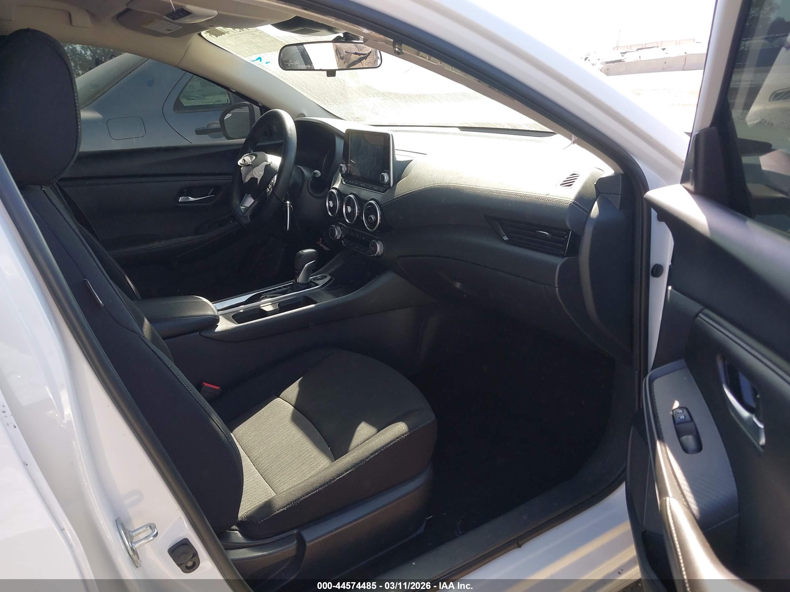 NISSAN SENTRA image 5