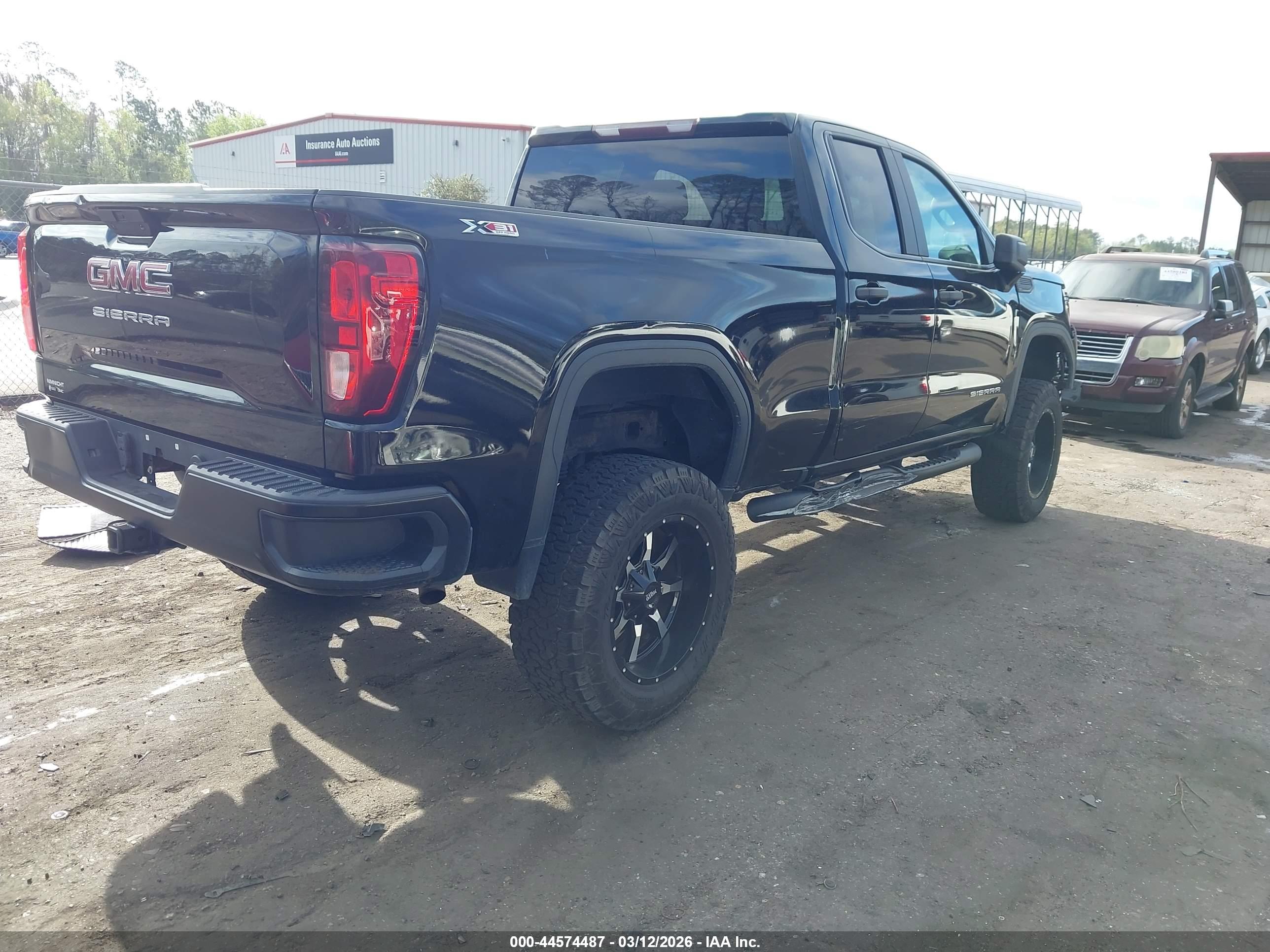 GMC SIERRA image 4
