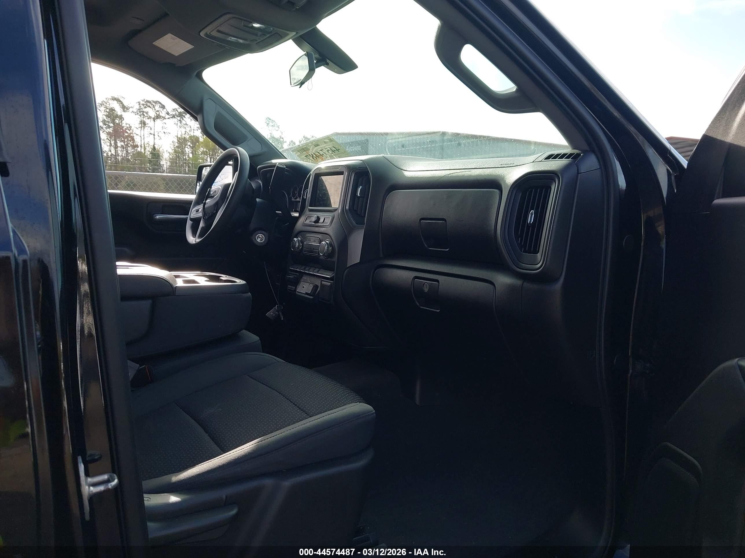 GMC SIERRA image 5