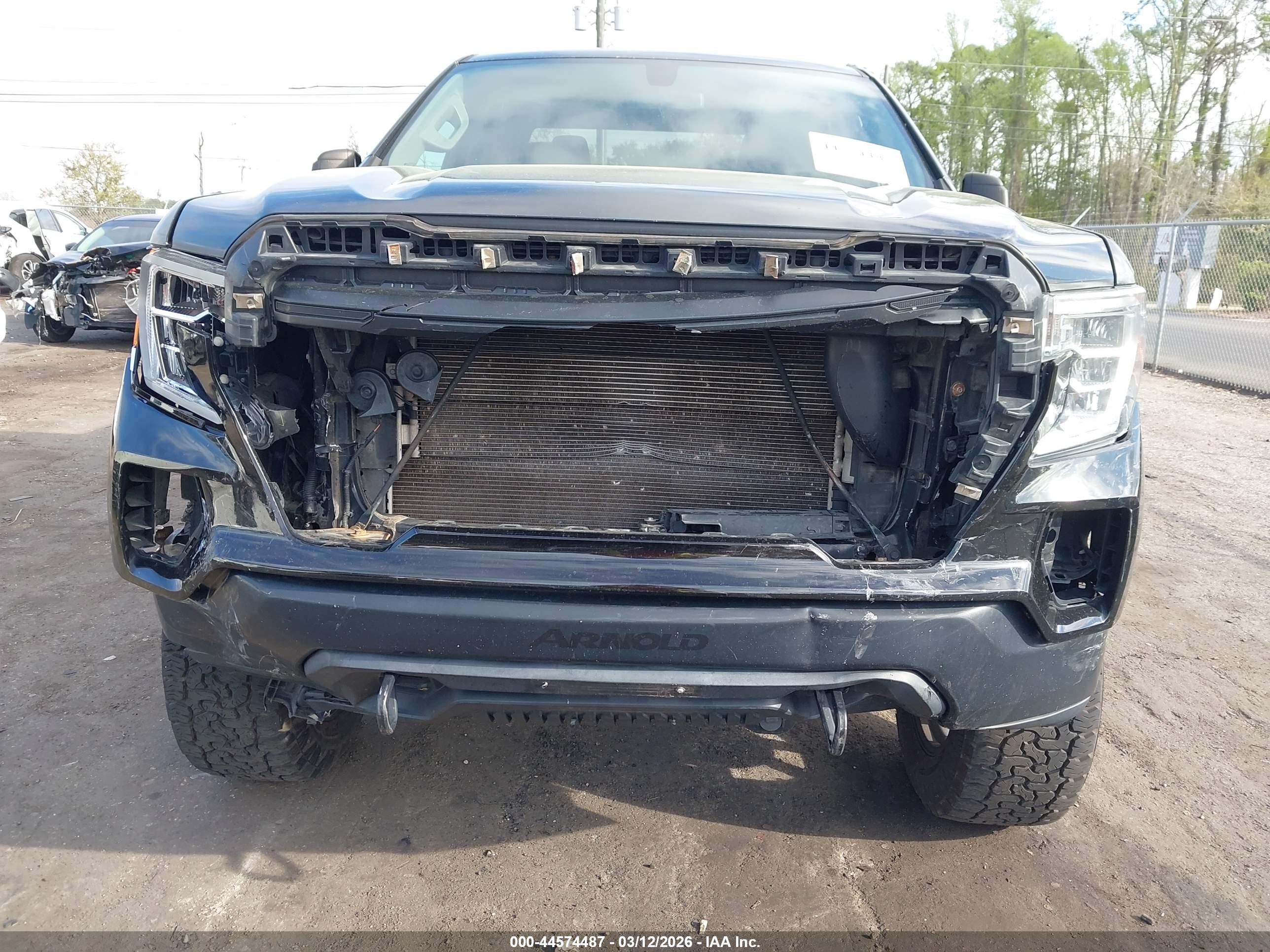 GMC SIERRA image 6