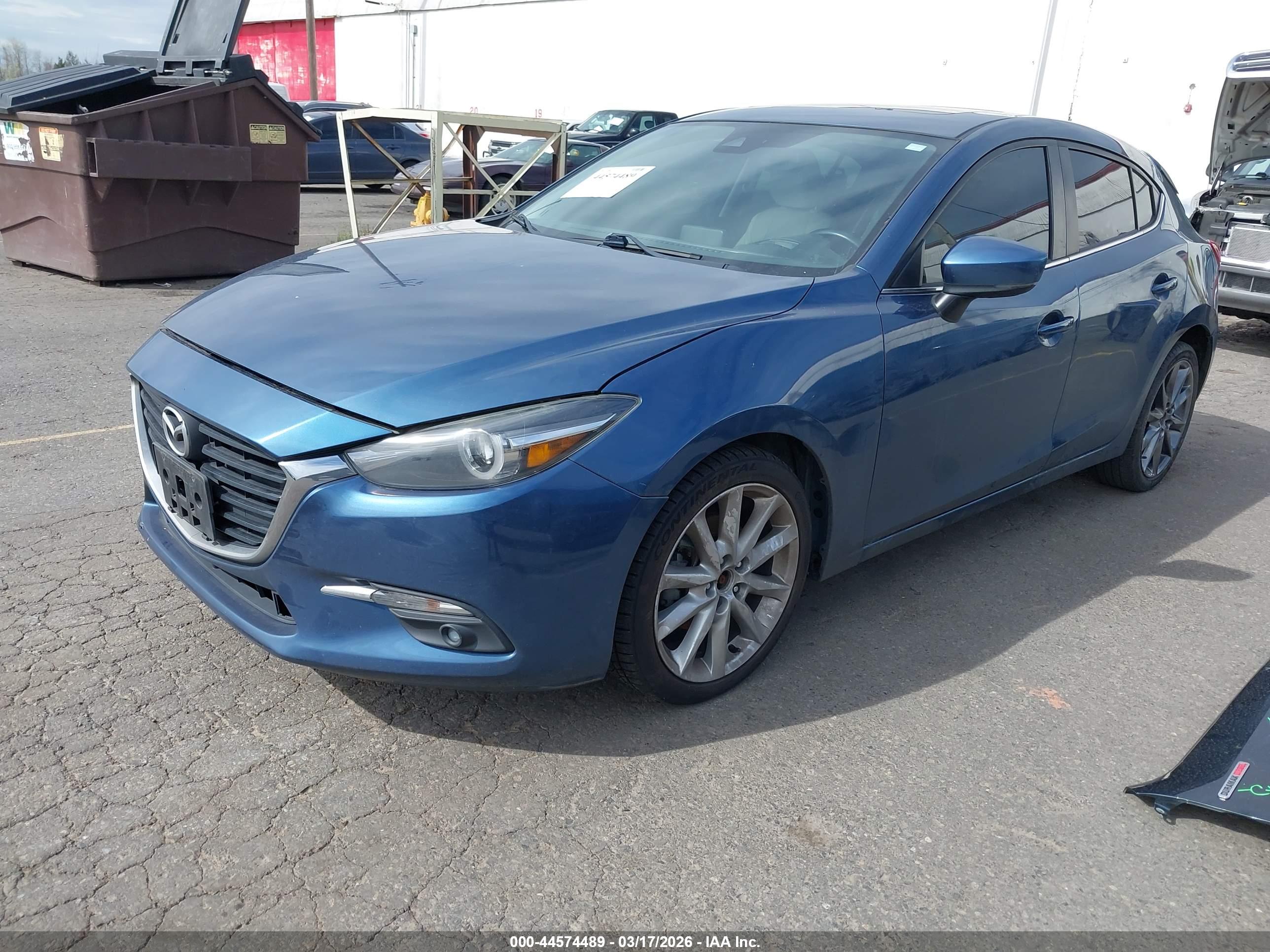MAZDA MAZDA3 image 2