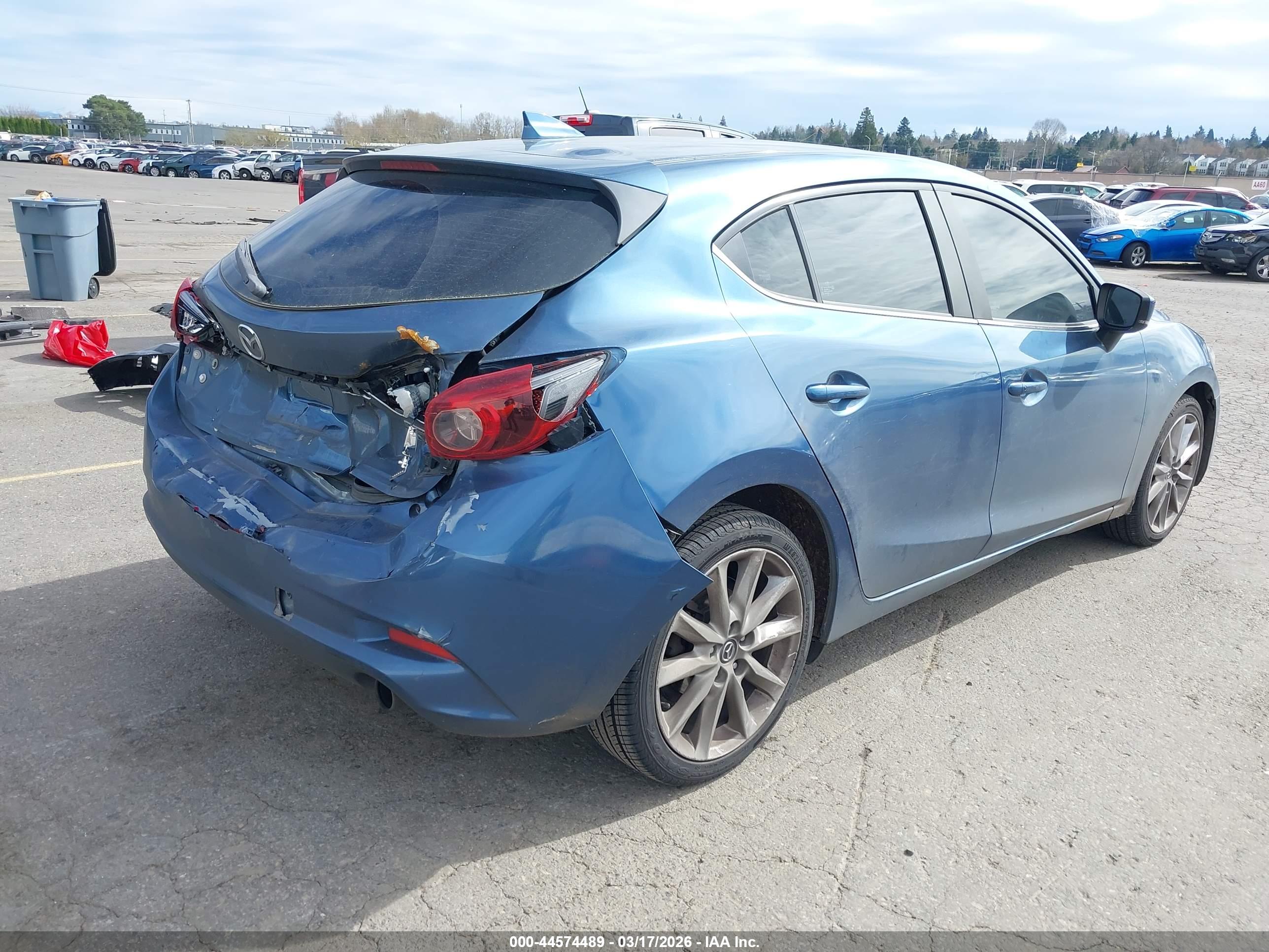 MAZDA MAZDA3 image 4