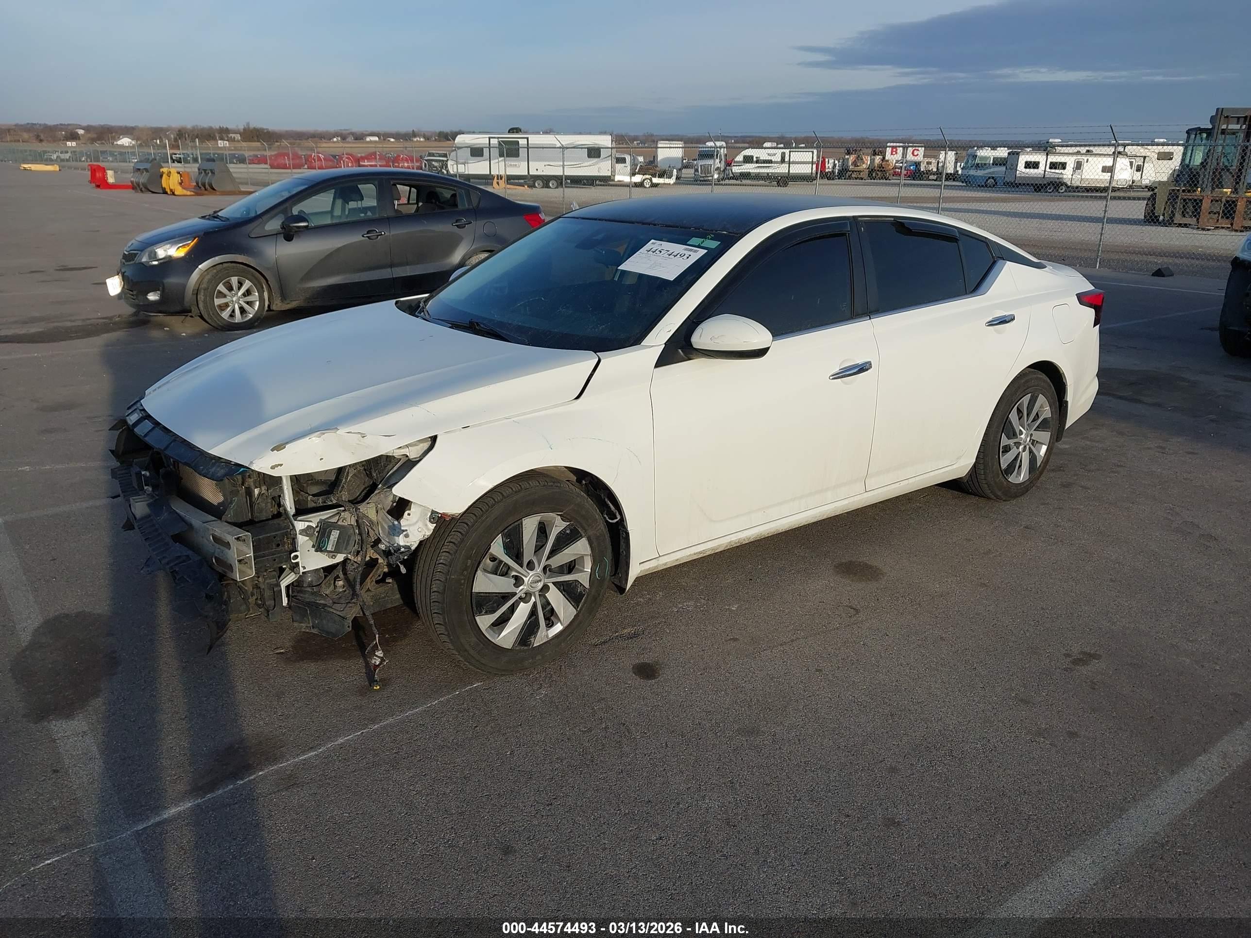 NISSAN ALTIMA image 2